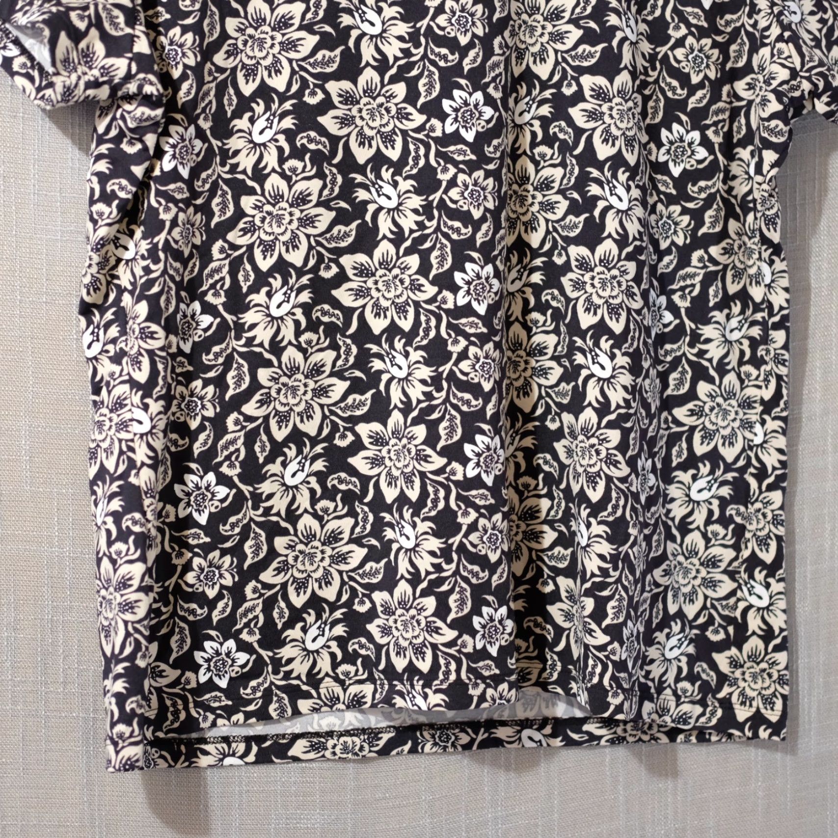 Vintage VINTAGE Covington T-Shirt Floral Short Sleeve Crew Neck Black/White Womens XL #A16-17 Size XL / US 12-14 / IT 48-50 - 4 Thumbnail