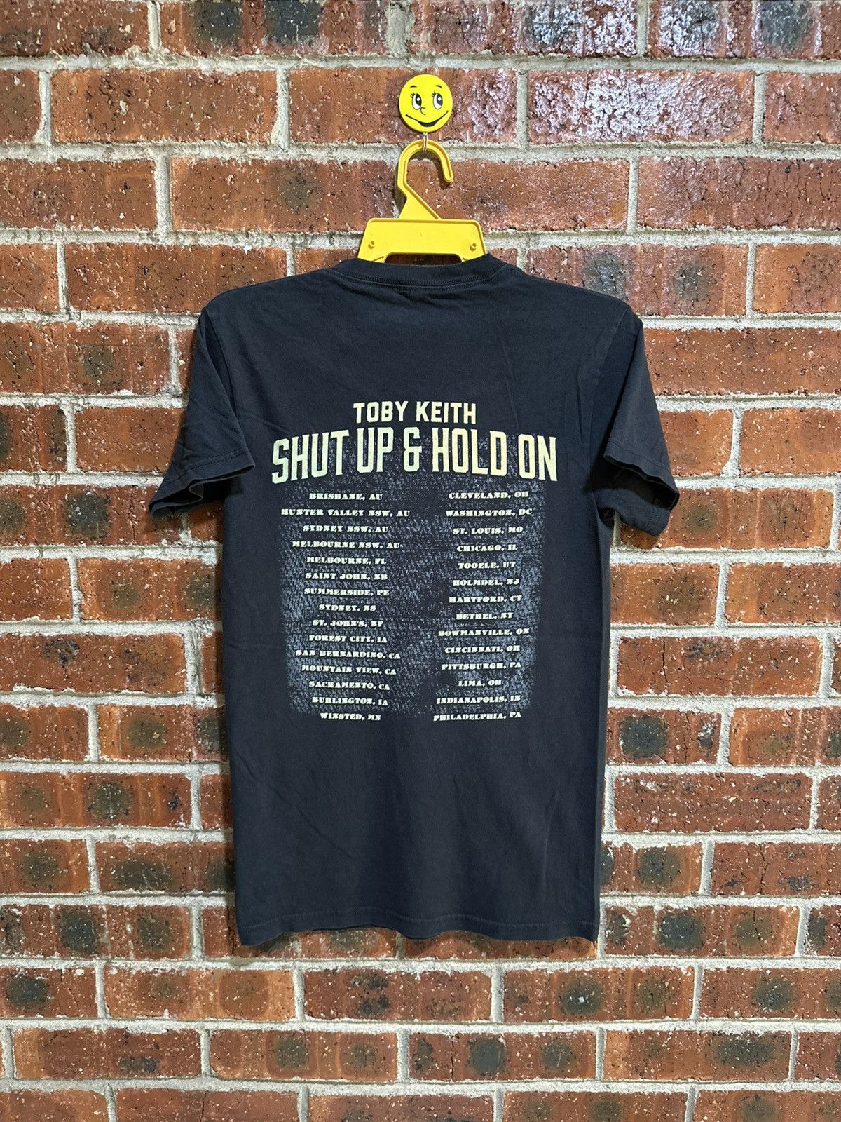 Band Tees × Vintage Vintage Toby Keith Tour Tee Faded Tee Size US S / EU 44-46 / 1 - 7 Thumbnail