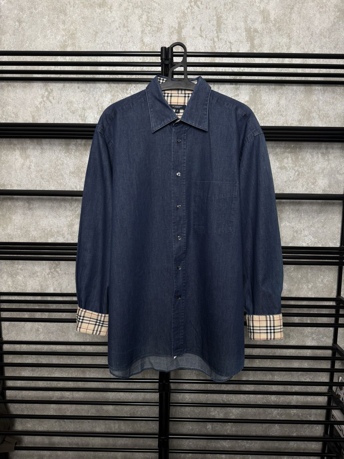 Burberry Vintage Blue Shirt Burberry Size US L / EU 52-54 / 3 - 1 Thumbnail