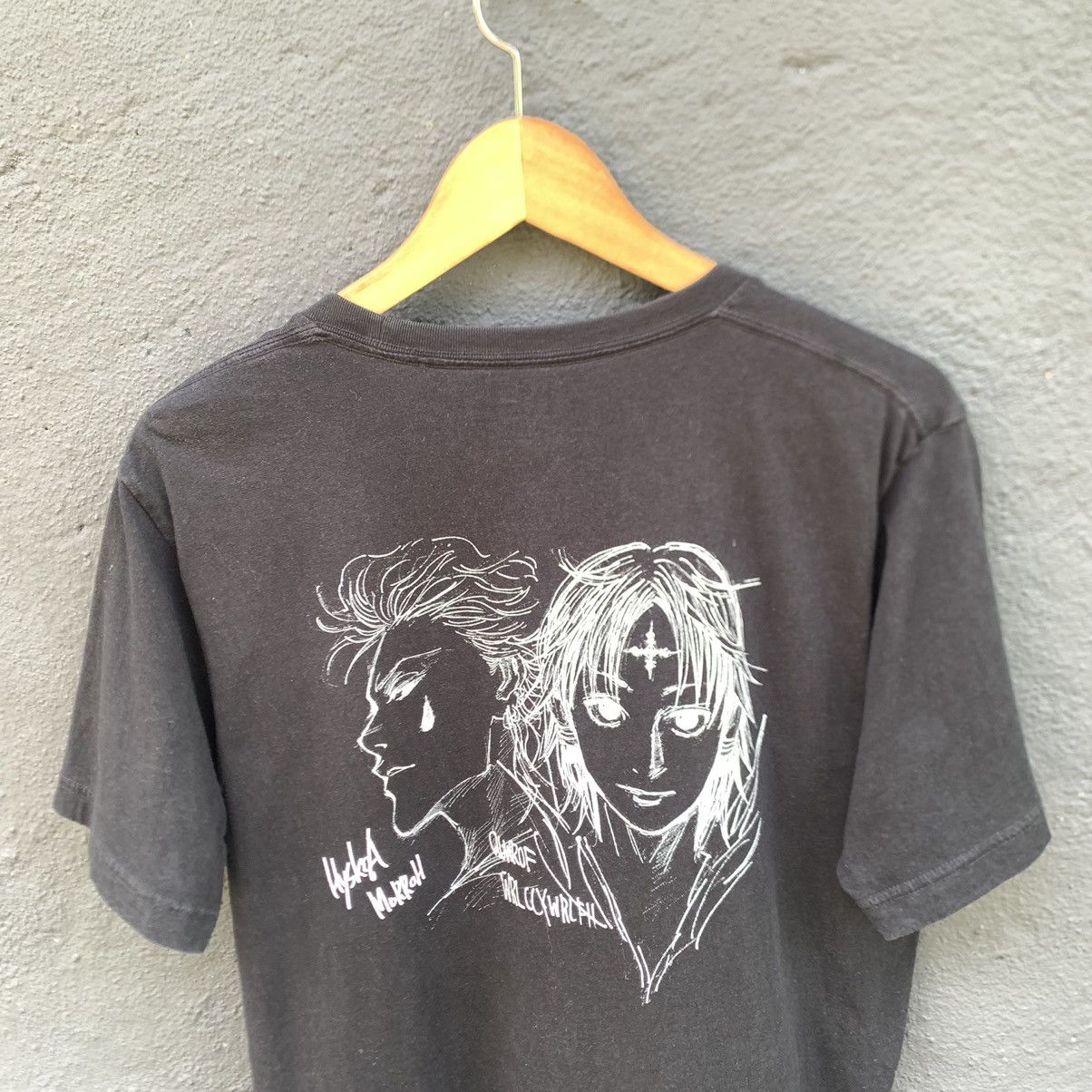 Uniqlo Thrashed Faded Hunter X Hunter X Uniqlo Anima Tee Size US M / EU 48-50 / 2 - 2 Thumbnail