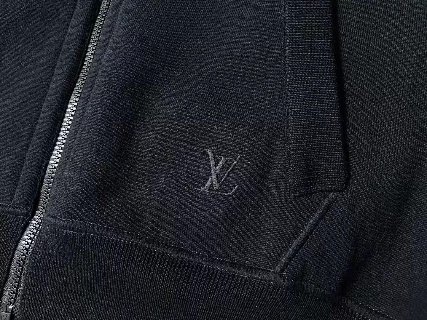 Louis Vuitton LV Monogram double-faced wool knit jacket size S Size US S / EU 44-46 / 1 - 4 Thumbnail