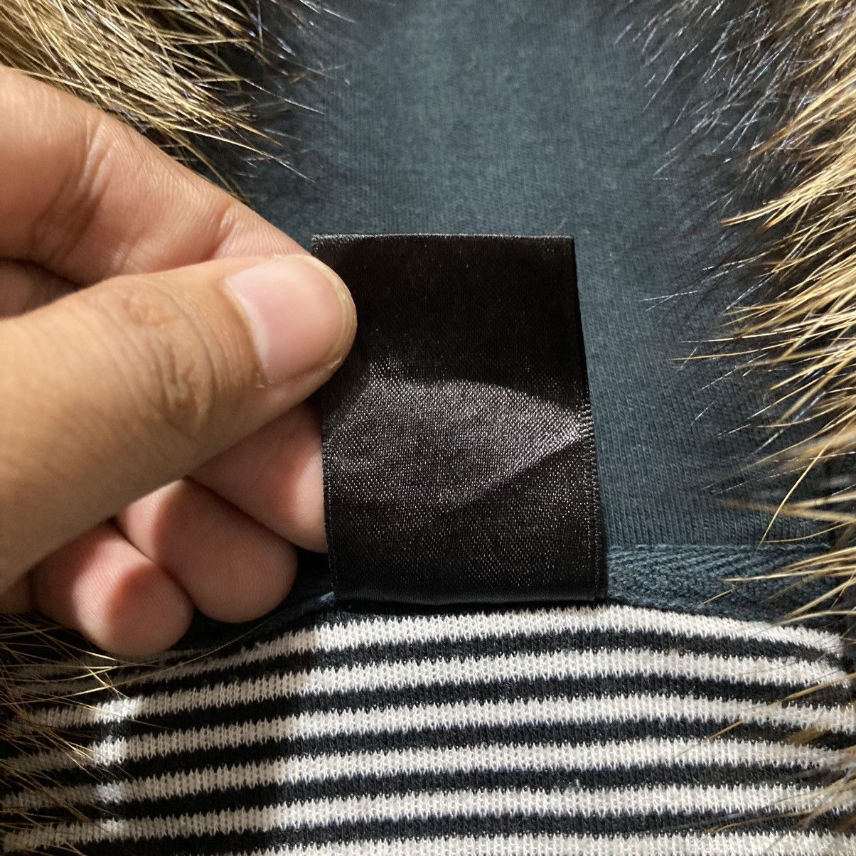20471120 2000s Reiz Jeans Poem Striped Fur Ziphoodie Punk Lgb Style Size US M / EU 48-50 / 2 - 14 Thumbnail