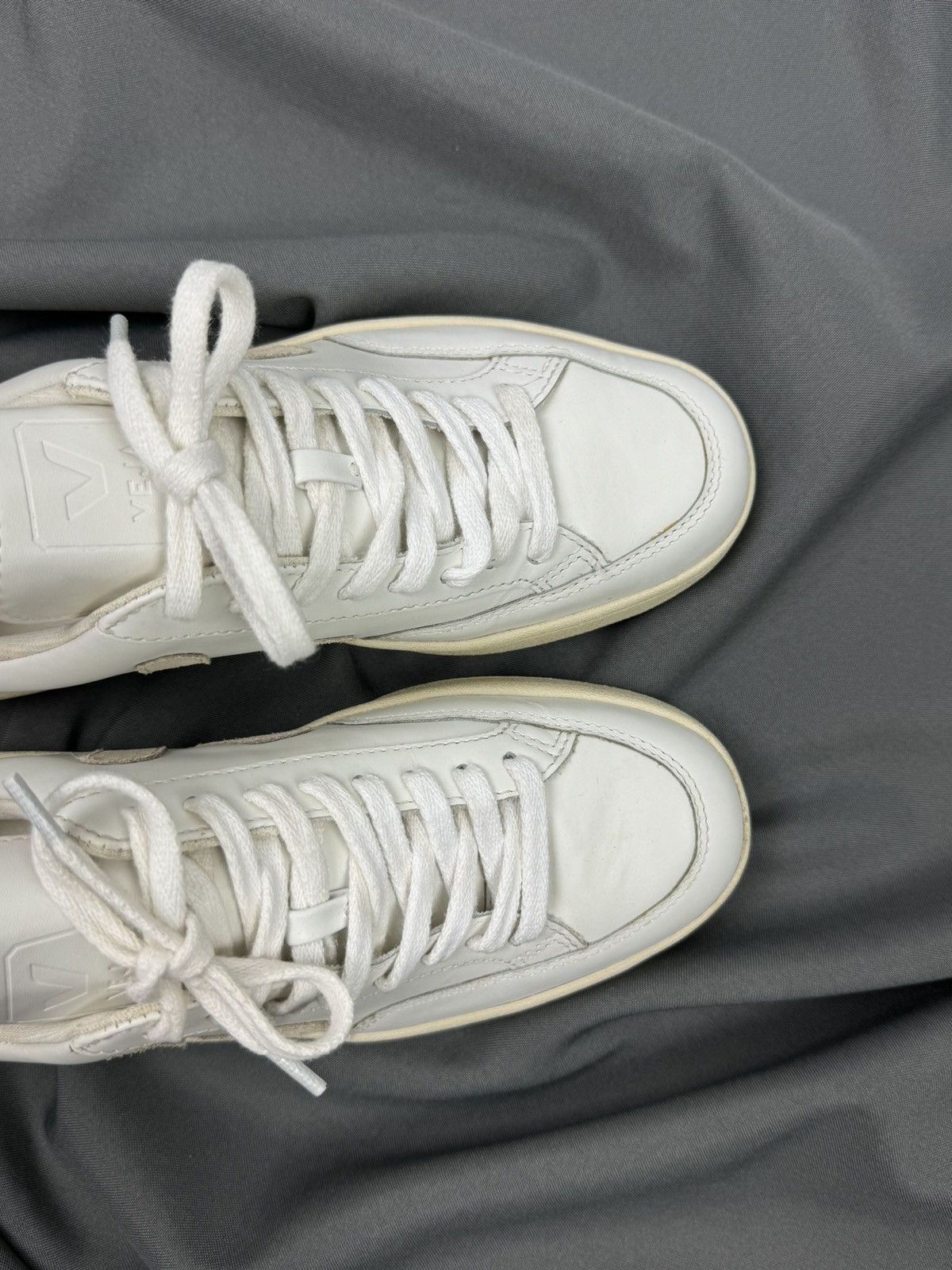 Other Veja V-12 Leather White Unisex Low-Top Sneakers Size US 9 / IT 39 - 9 Thumbnail