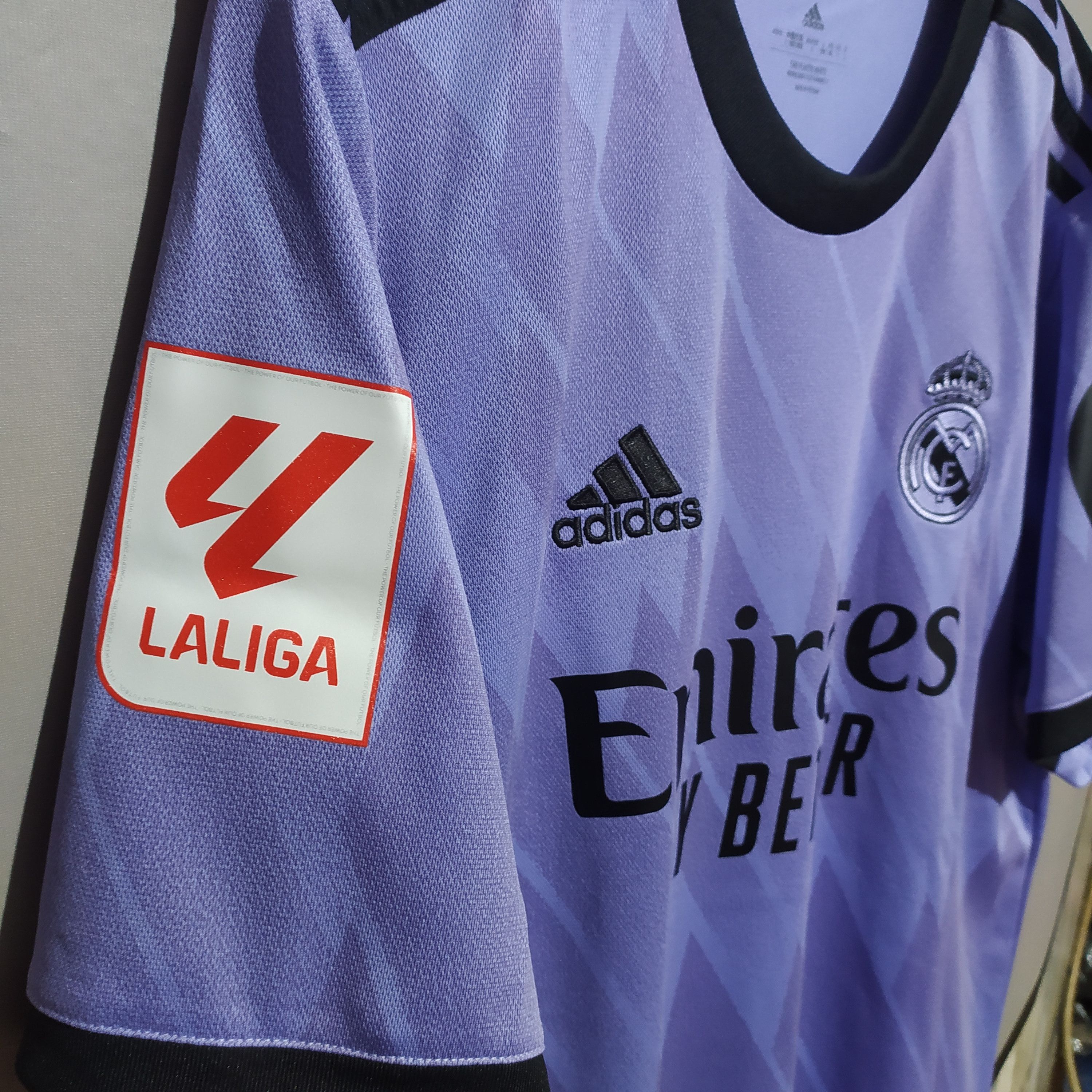 Adidas Real Madrid 2022/24 #5 Bellingham Away Jersey Size US M / EU 48-50 / 2 - 11 Thumbnail
