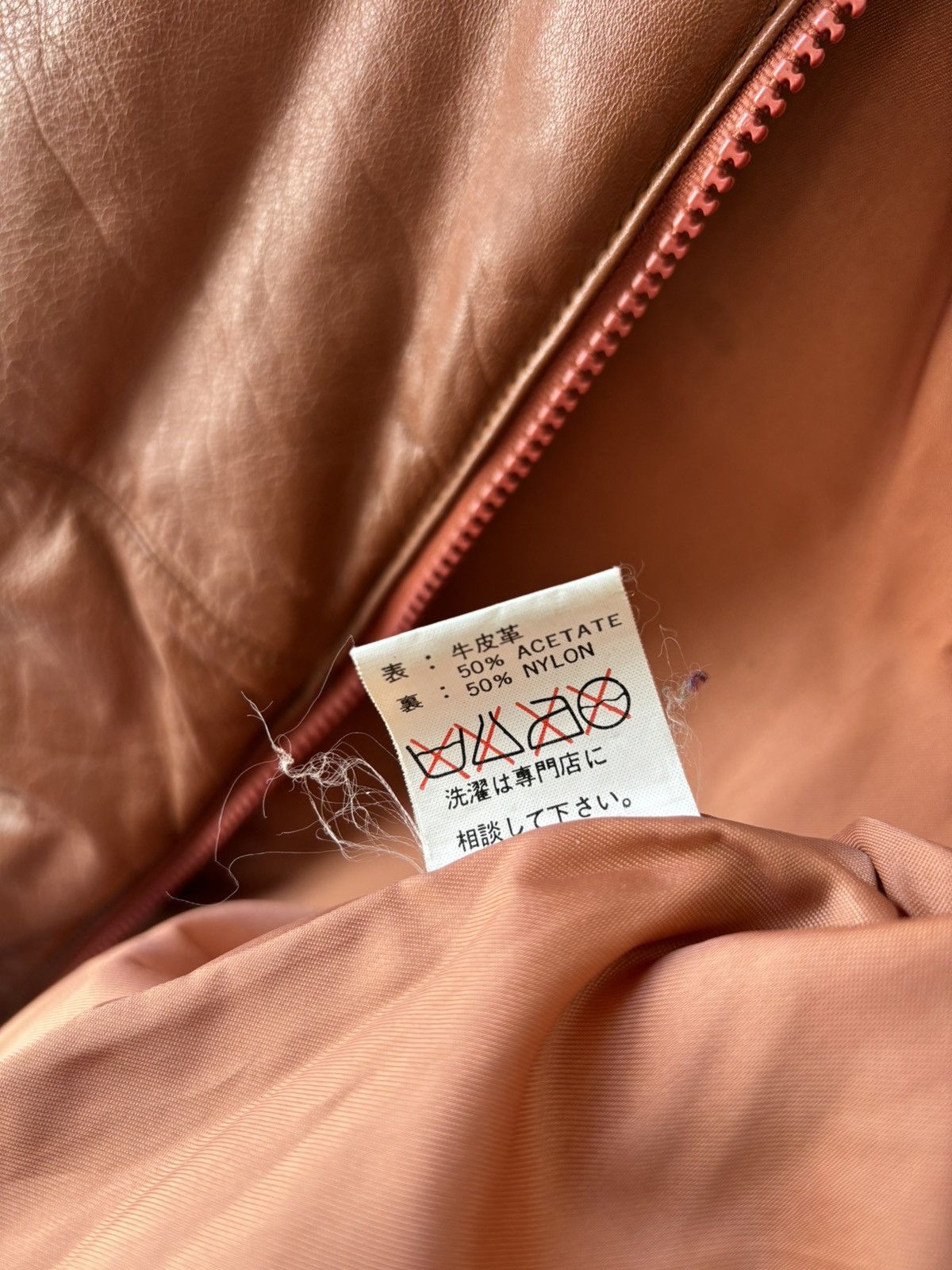 Japanese Brand × Vintage Vintage Cropped Cowhide Leather Puffer Jacket Size US S / EU 44-46 / 1 - 12 Thumbnail