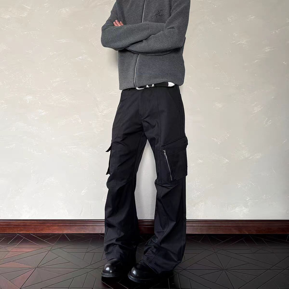 Jean Black loose-fit cargo pants with pockets Size US 30 / EU 46 - 3 Thumbnail