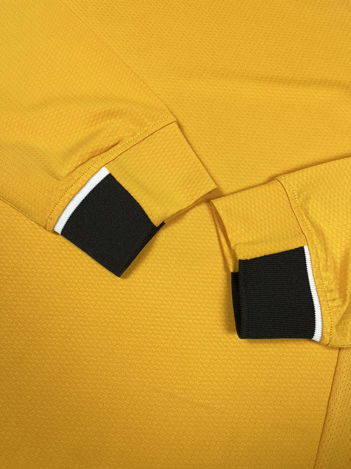 Castore Castore Wolves Pro Training Longsleeve Yellow M (2022-2023) Size US M / EU 48-50 / 2 - 12 Thumbnail