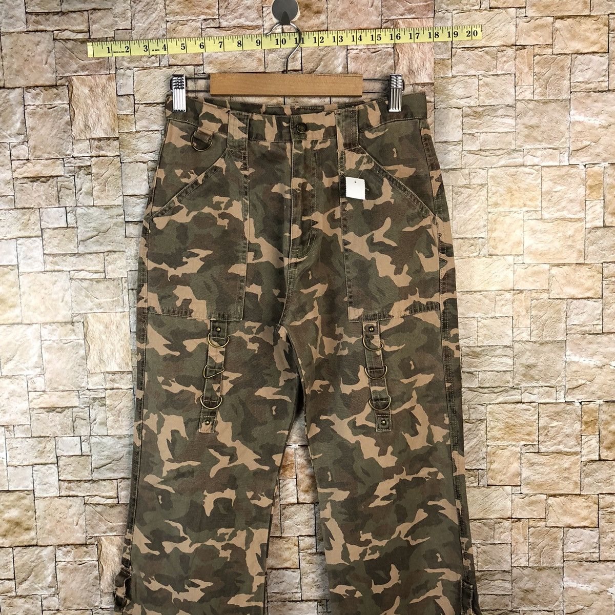 Japanese Brand Petit Berry Camo Cargo Multipocket Pants #A1157 Size 26" / US 2 / IT 38 - 2 Thumbnail