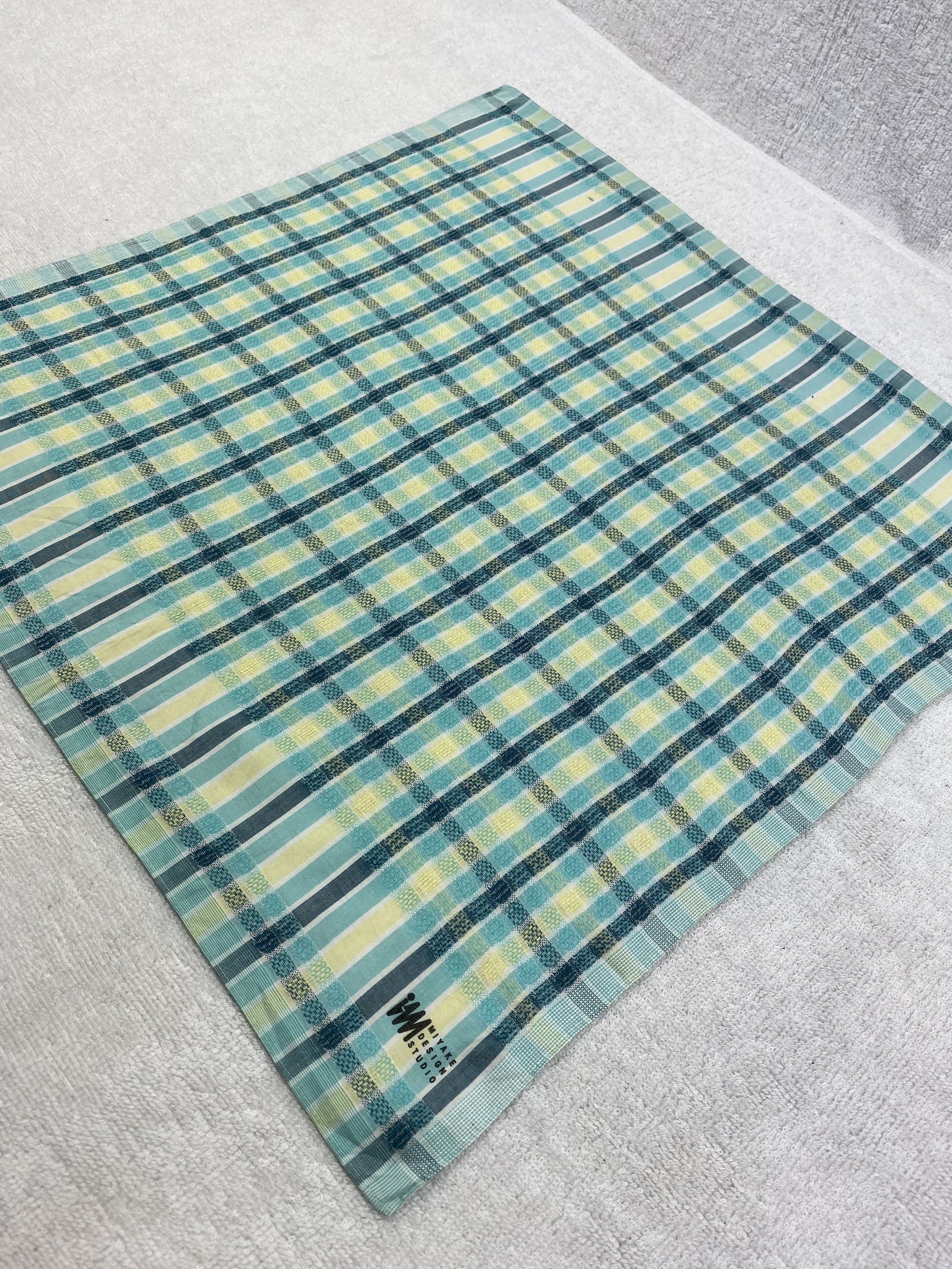 Issey Miyake Issey Miyake Handkerchief / Bandana / Neckerchief Size ONE SIZE - 4 Thumbnail
