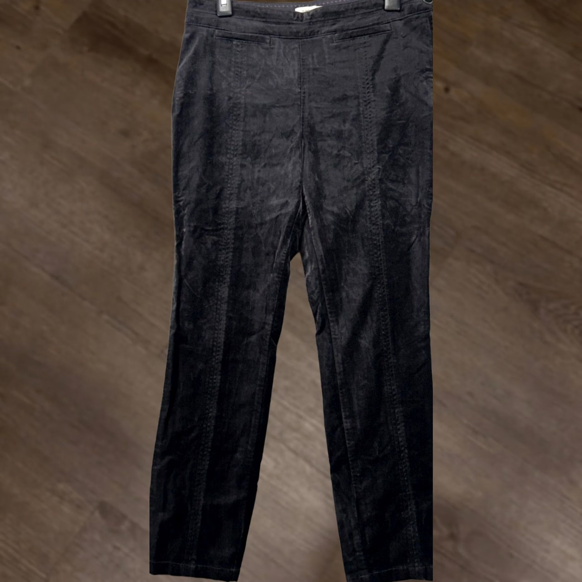 Anthropologie Anthropologie The Essential Slim Black Velour Cropped Pants Womens 6 Cropped Slim Leg Pockets Casual Innerwear Velour Stretchy Size 28" / US 6 / IT 42 - 1 Thumbnail