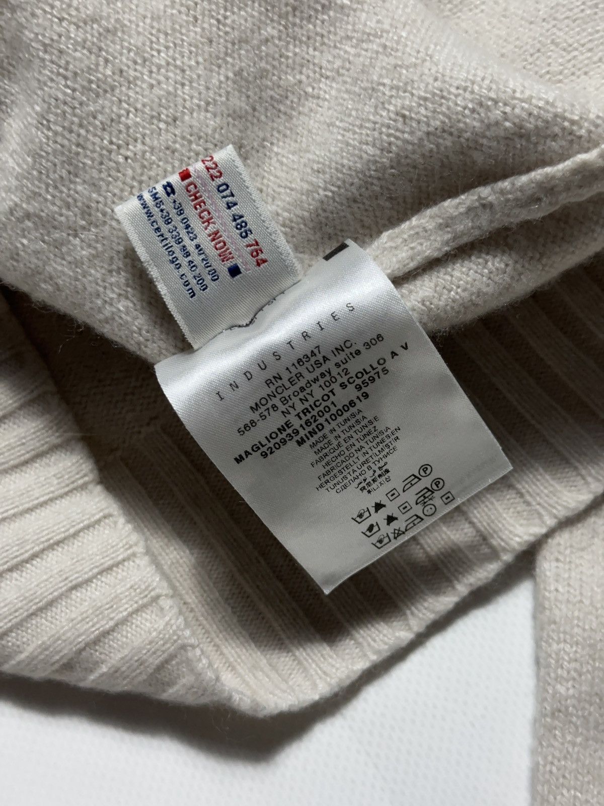 Moncler Moncler Maglione Tricot Scollo A V Wool Sweater Size L / US 10 / IT 46 - 6 Thumbnail