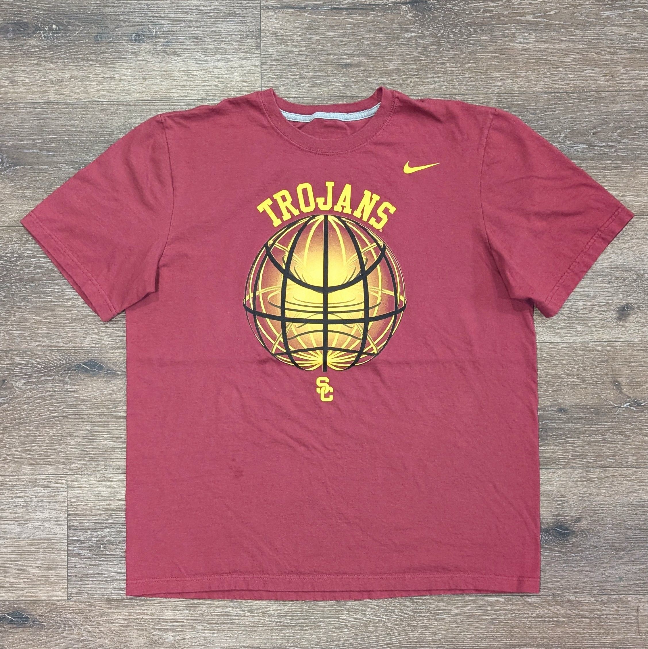 Nike Nike USC Trojans basketball t-shirt - SIZE XL Size US XL / EU 56 / 4 - 1 Thumbnail