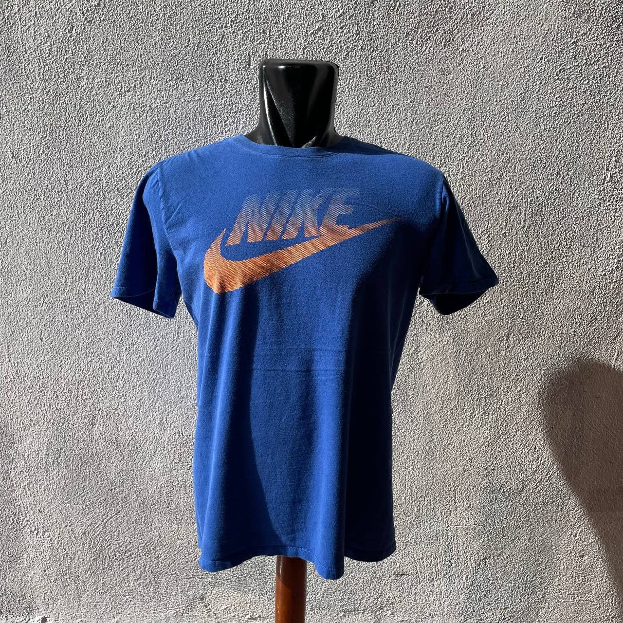 Nike ⭐️SALE⭐️ [M] NIKE SPORTWEAR TSHIRT GRAPHIC Size US M / EU 48-50 / 2 - 1 Thumbnail