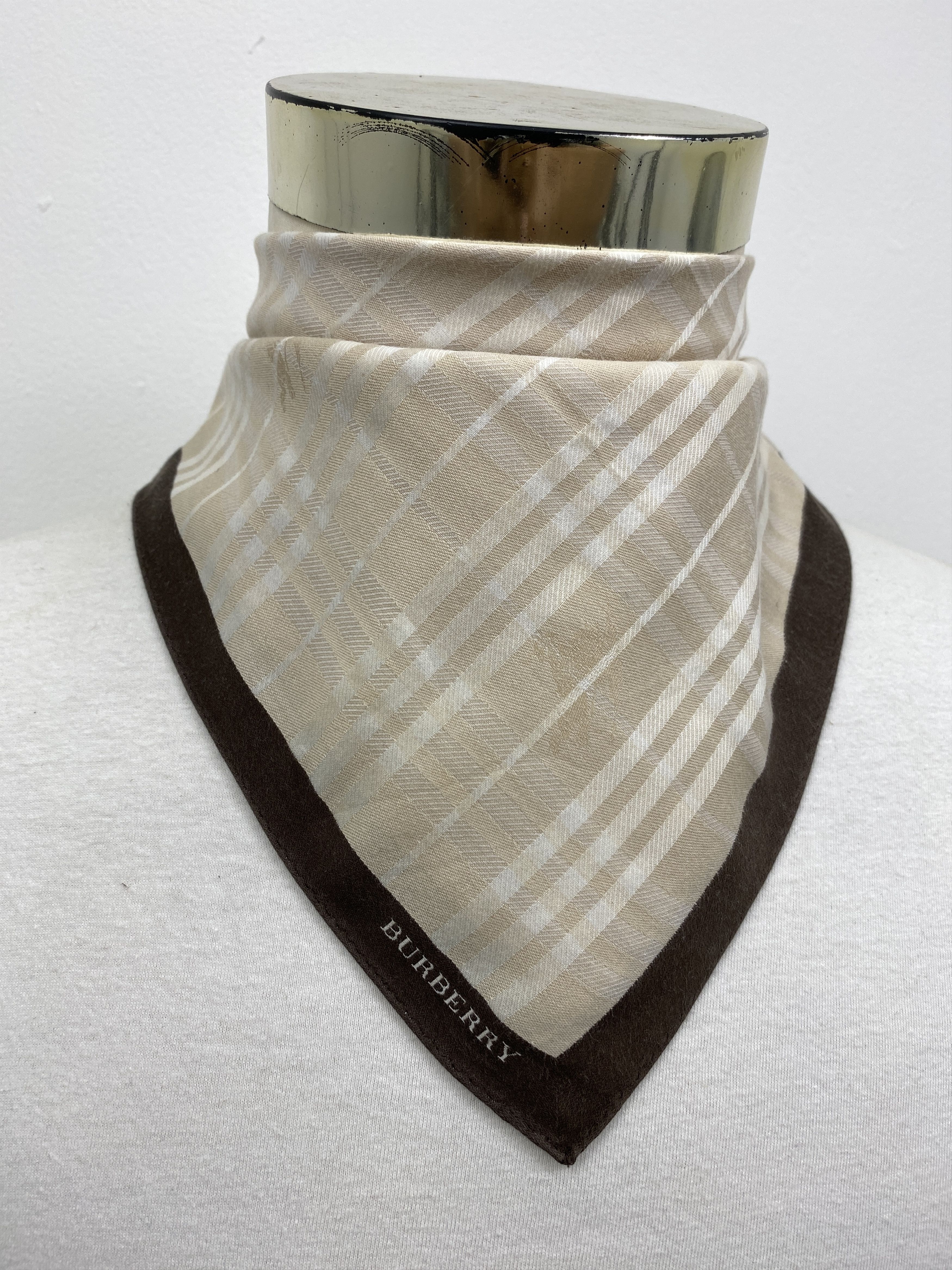 Burberry Burberrys Handkerchief / Bandana / Neckerchief Size ONE SIZE - 1 Thumbnail
