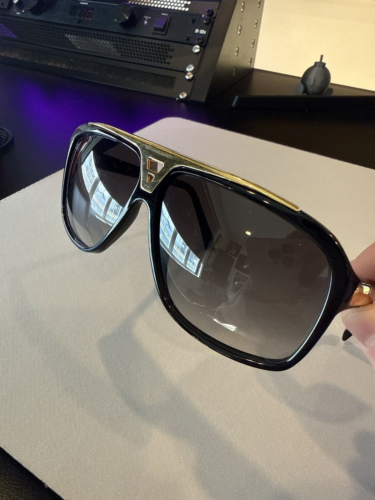 Louis Vuitton LV Evidence Sunglasses Size ONE SIZE - 7 Thumbnail