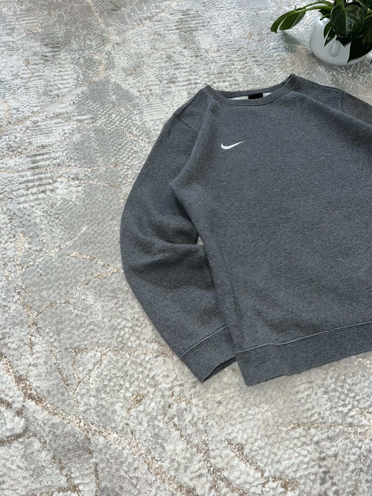 Nike NIKE VINTAGE 00S SWOOSH LOGO SWEATSHIRT Y2K CREWNECK Size US S / EU 44-46 / 1 - 3 Thumbnail