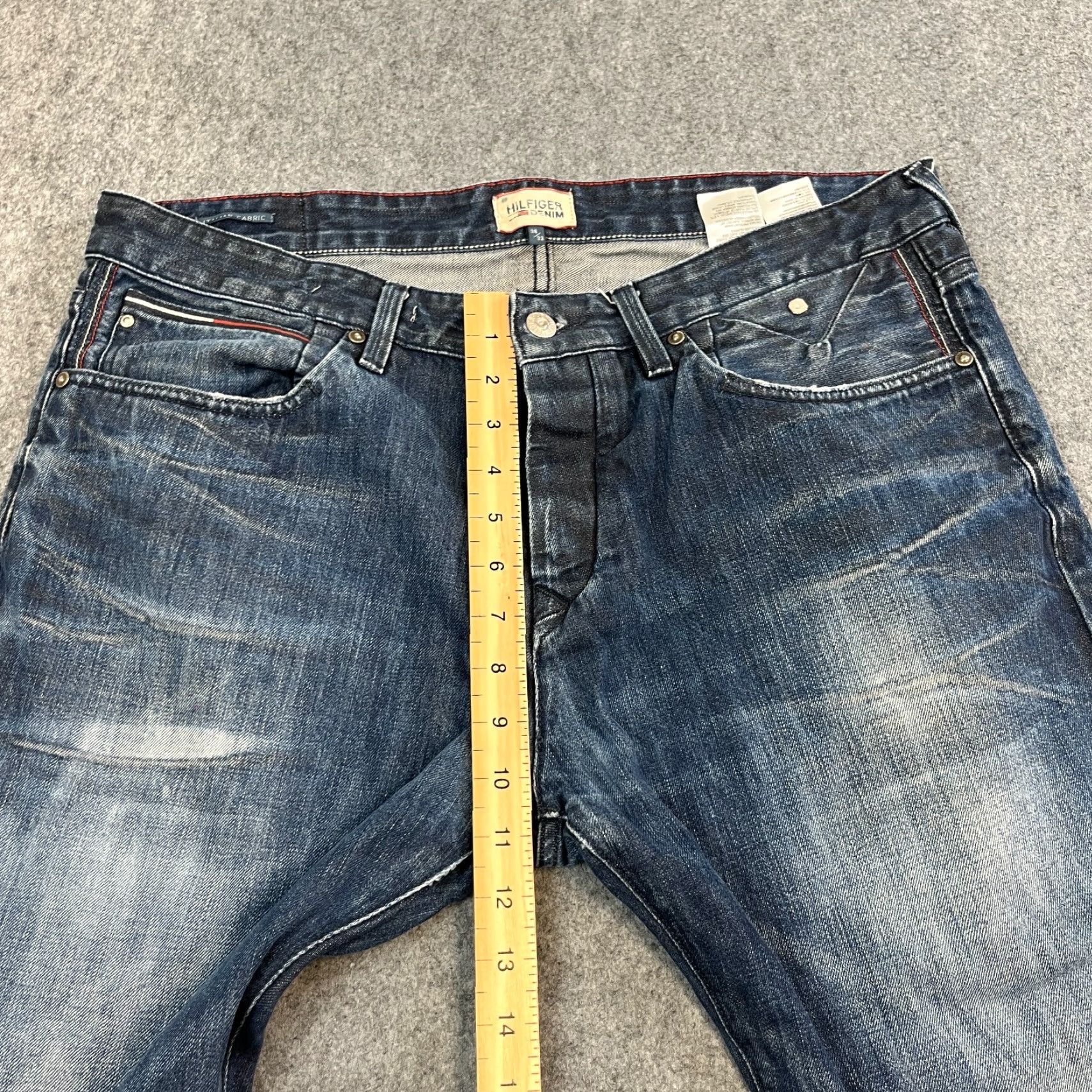 Tommy Hilfiger Tommy Hilfiger Jeans Tapered Fit 36 32 Mid Wash Blue Whiskering Honeycomb Denim Mens Regular 5-Pocket Size US 36 / EU 52 - 5 Thumbnail