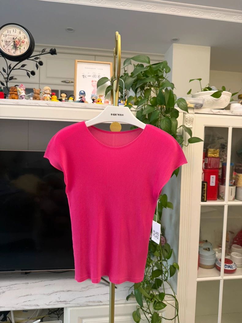 Issey Miyake issey miyake size:3 Pink round-neck pleated short sleeves Size XXS / US 00 / IT 34 - 1 Thumbnail