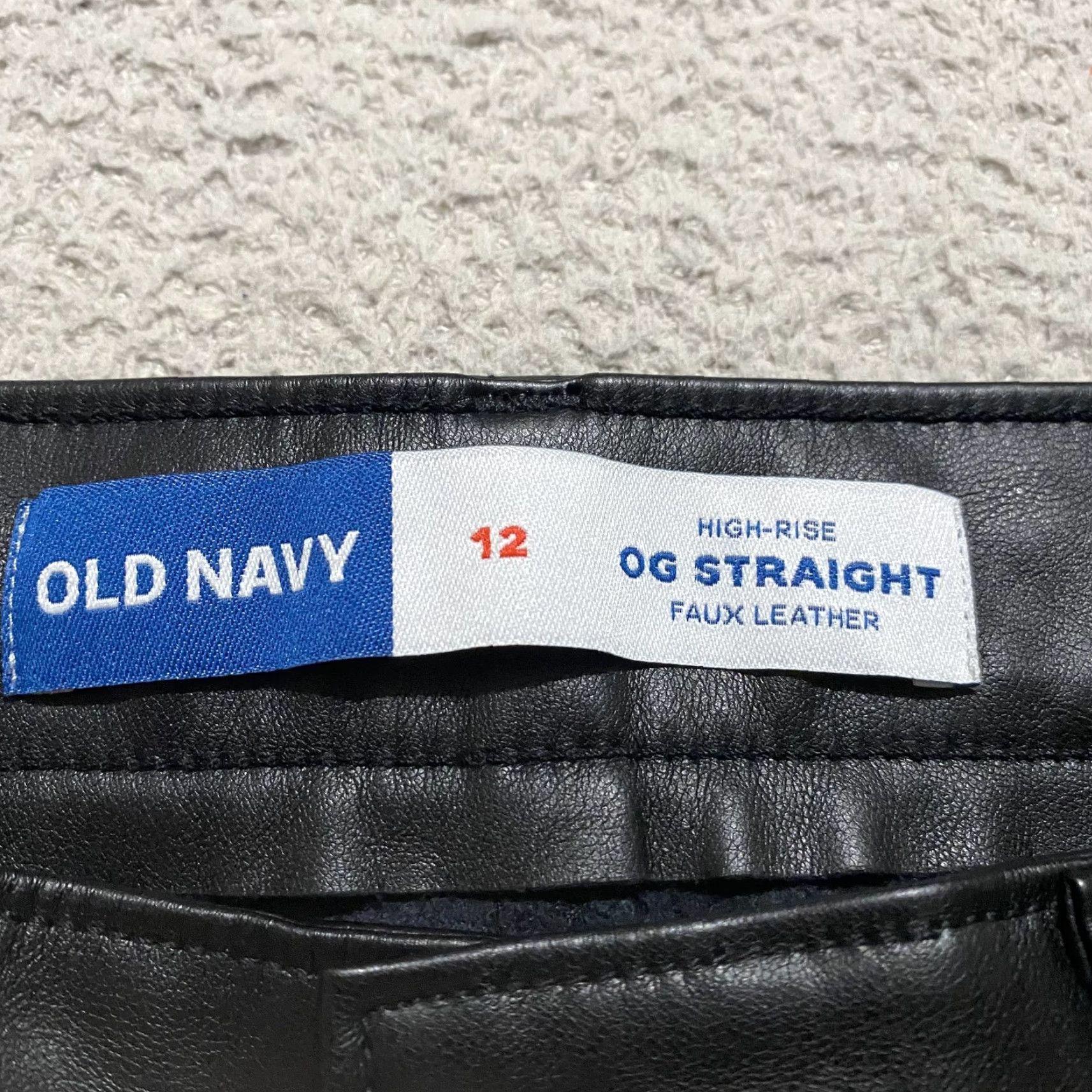 Old Navy Old Navy Pants Womens 12 Black High-Rise OG Straight Faux Leather Vegan Zip Pant Womens 12 Black High-Rise OG Straight Faux Leather Vegan Zip Size 34" / US 12 / IT 48 - 3 Thumbnail
