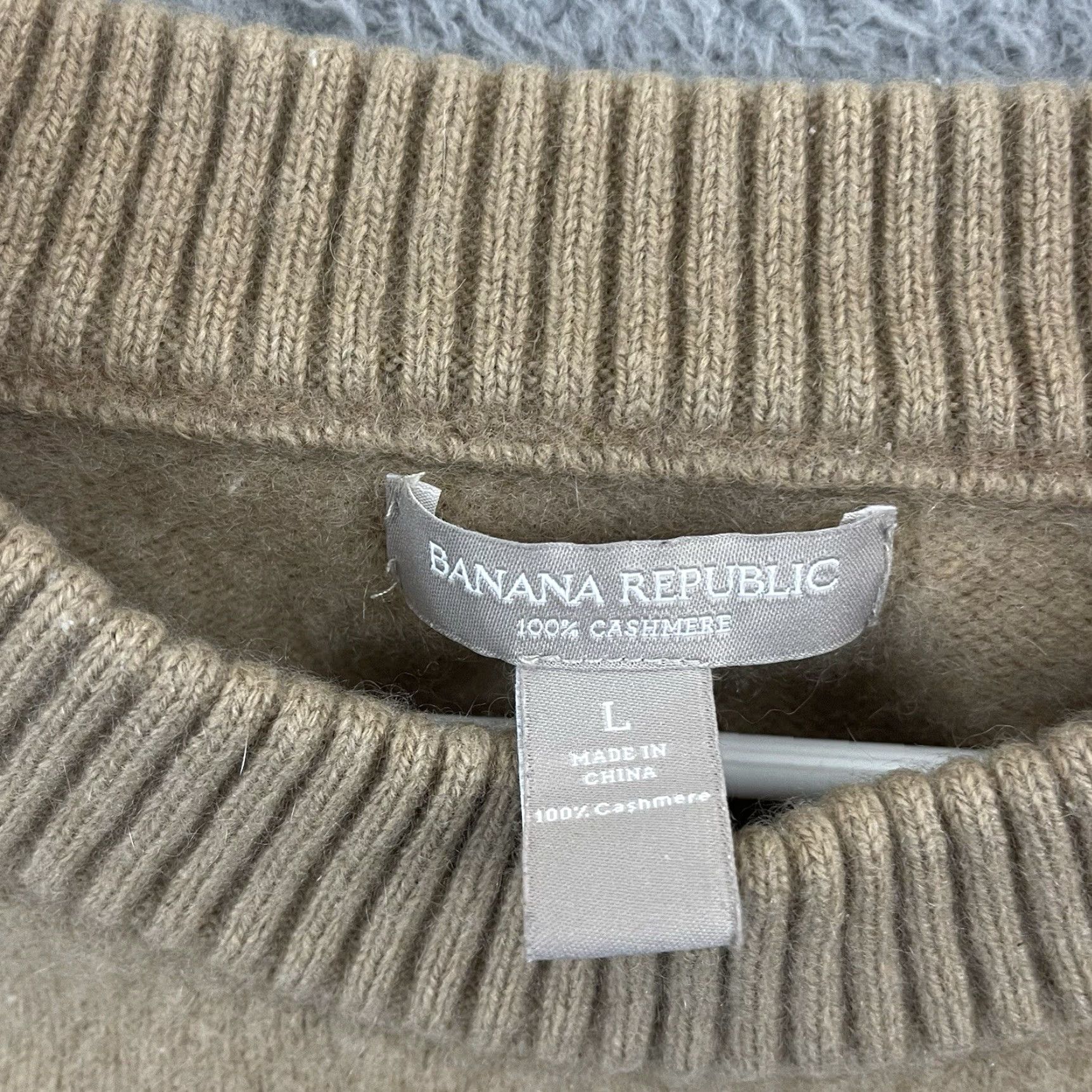 Banana Republic VINTAGE Banana Republic Sweater Womens L Mojave Cashmere Ribbed Roll Sleeve Pullover Size L / US 10 / IT 46 - 5 Thumbnail