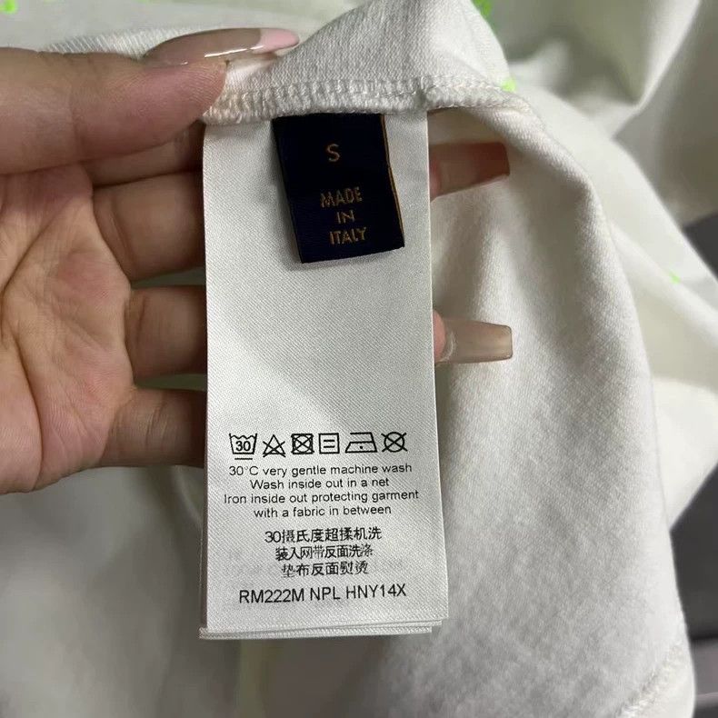 Louis Vuitton Louis Vuitton White Letter Logo Embroidered Crew Neck Shor Size US S / EU 44-46 / 1 - 3 Thumbnail