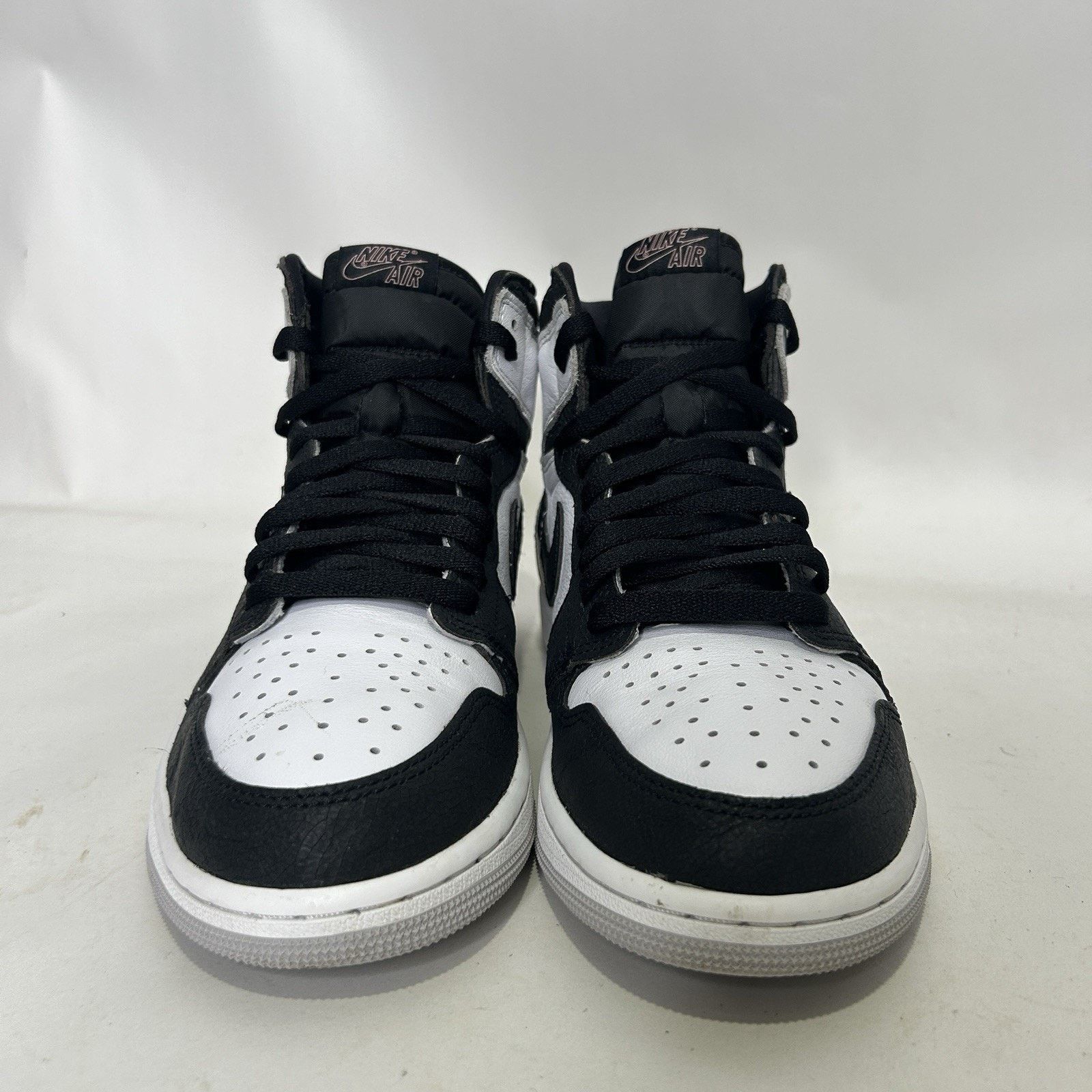Nike Nike Air Jordan 1 Retro High OG “Stage Haze” 555088-108 Size US 10 / EU 43 - 2 Thumbnail