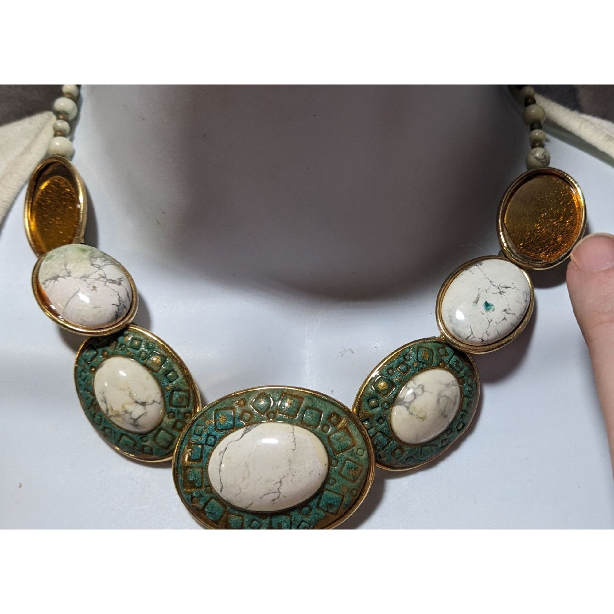 Other Vintage Carved Stone Beaded Cabochon Necklace Size ONE SIZE - 12 Thumbnail