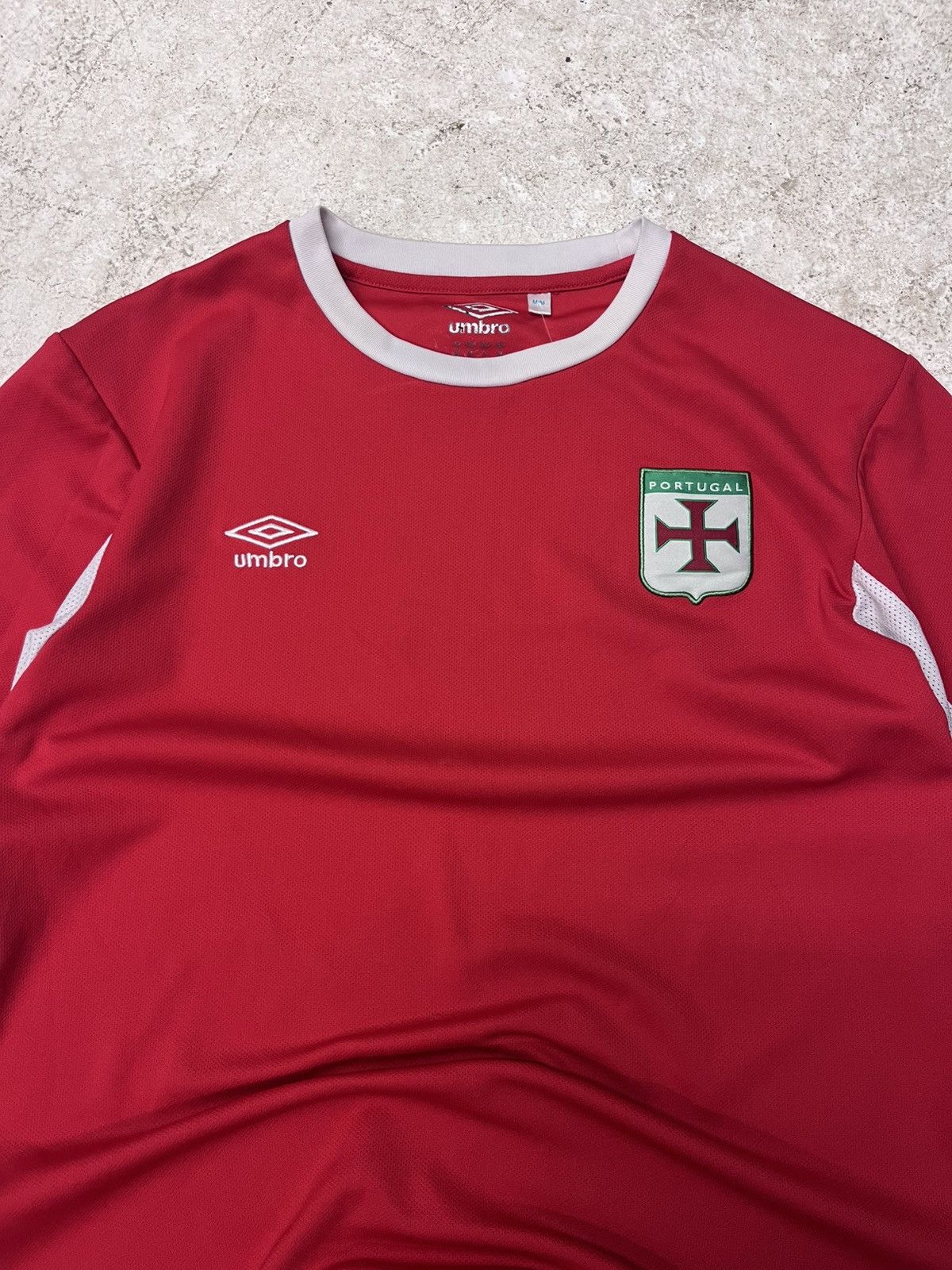 Umbro Red umbro portugal soccer kit Size US M / EU 48-50 / 2 - 1 Thumbnail