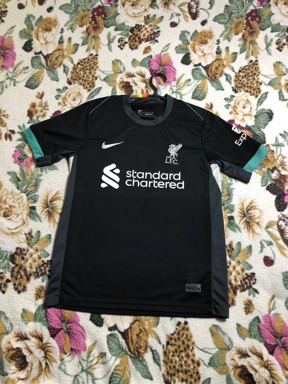 Nike LIVERPOOL AWAY FOOTBALL SHIRT NIKE #4 Size US S / EU 44-46 / 1 - 1 Thumbnail