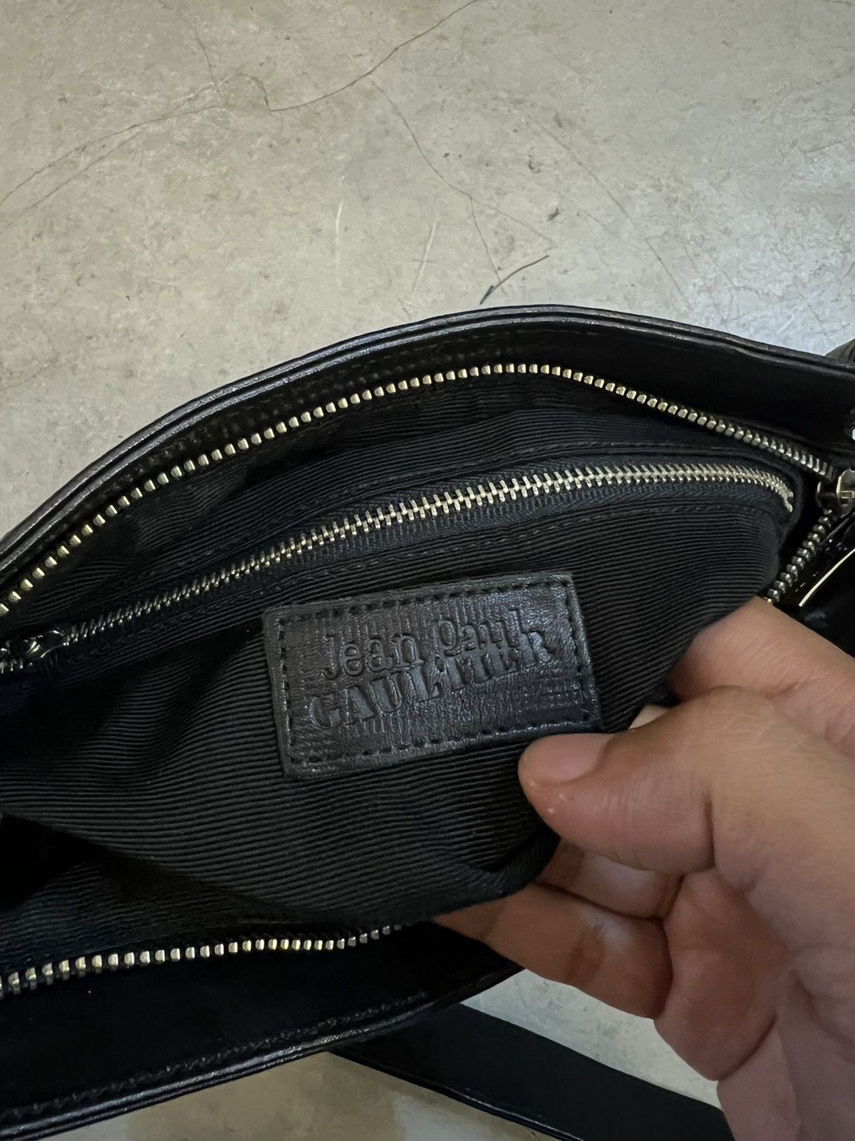 Jean Paul Gaultier 2000s Jean Paul Gaultier Native Leather Slingbag Size ONE SIZE - 7 Thumbnail
