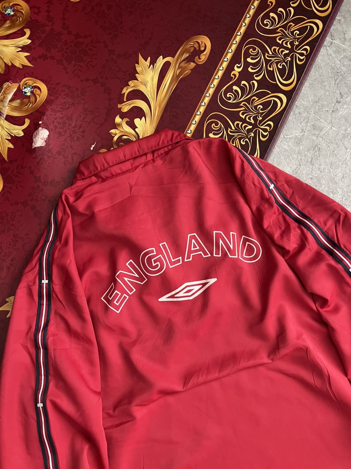 Umbro (SOLD) Vintage Umbro England Halfzip Windbreaker Size US L / EU 52-54 / 3 - 4 Thumbnail
