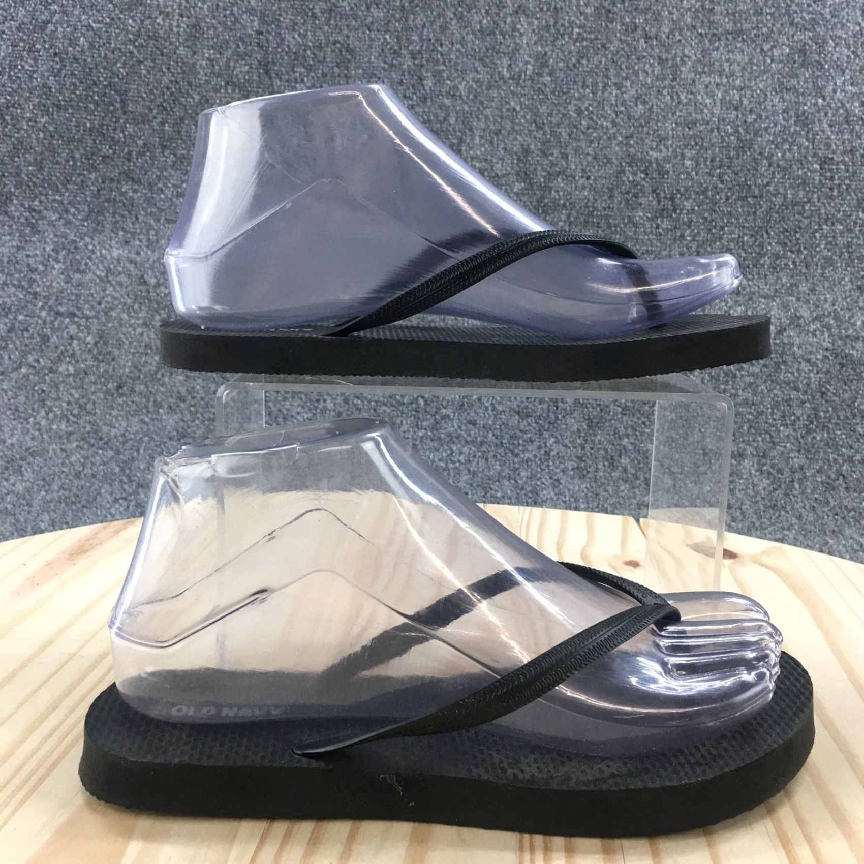 Old Navy Old Navy Sandals Womens 6 Flip Flop Black Toe-Post Comfort Casual T-Strap Flats Size US 6 / IT 36 - 2 Thumbnail