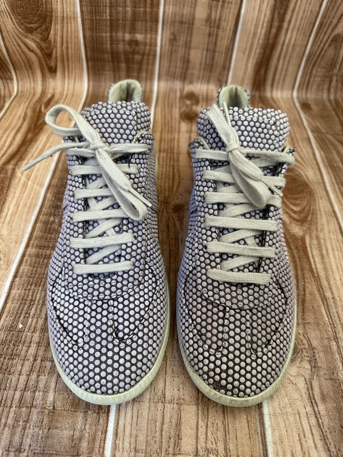 Maison Margiela Maison Margiela Replica Textured Polka Dot Sneaker Lowtops Size US 8 / EU 41 - 4 Thumbnail