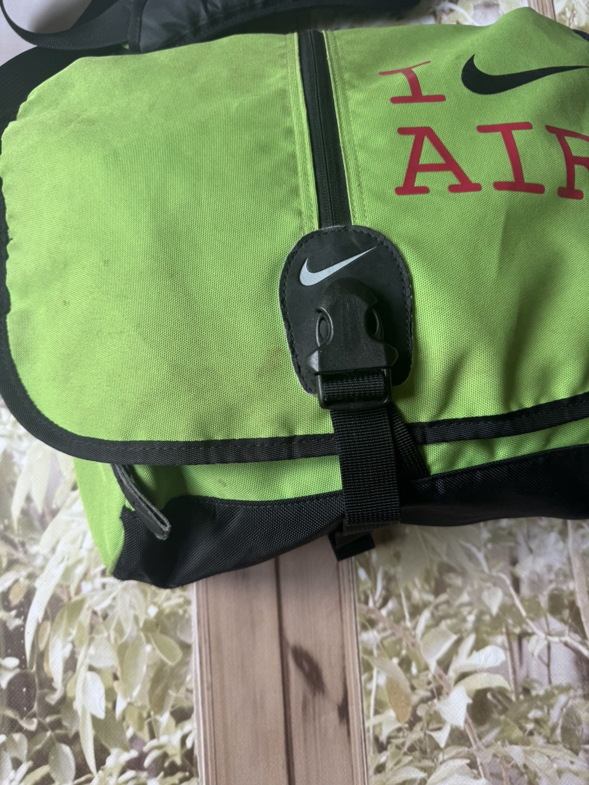 Nike Vintage Nike "I ❤️ AIR" Messenger Bag - Neon Green Size ONE SIZE - 4 Thumbnail
