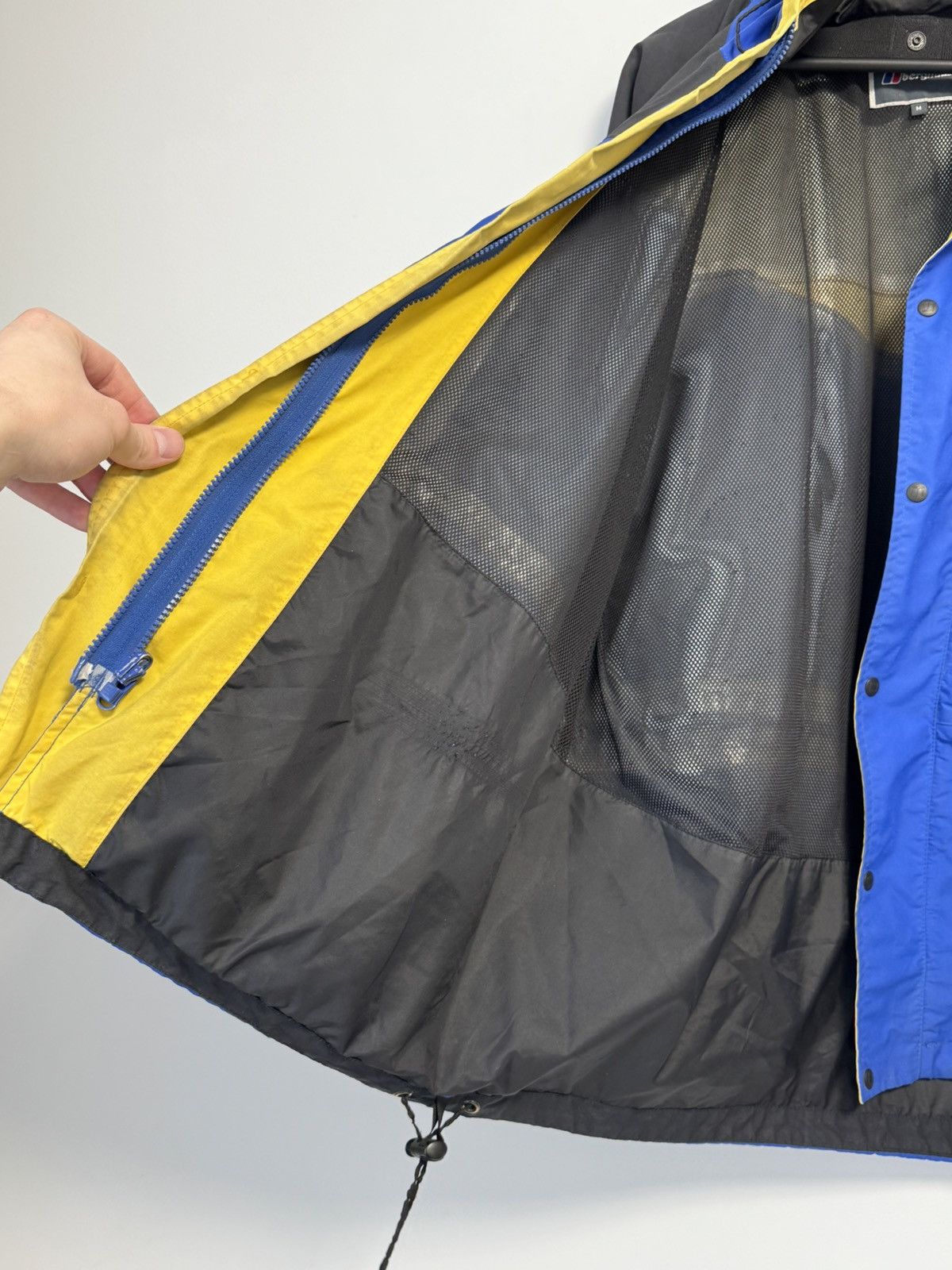 Berghaus Vintage 90’S Berghaus Mera Peak Gore-tex Jacket Men’s Medium Size US M / EU 48-50 / 2 - 16 Thumbnail
