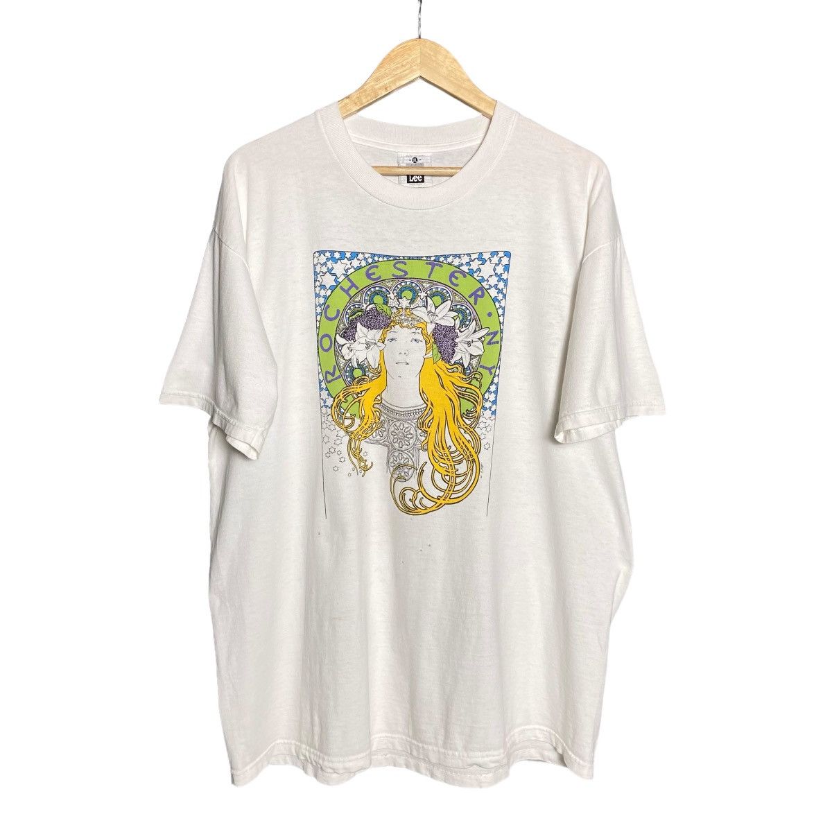 Vintage Vintage 90s Alphonse Mucha Rochester New York Art T-Shirt Size US XL / EU 56 / 4 - 1 Thumbnail