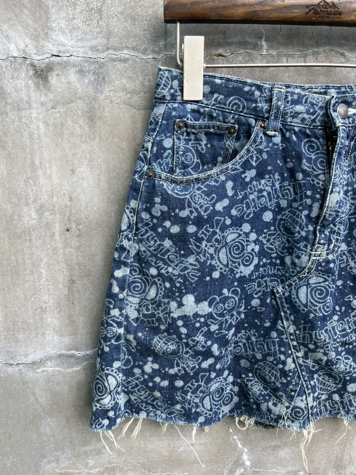 Hysteric Glamour Doodle Art Denim Skirt Size 26" / US 2 / IT 38 - 3 Thumbnail