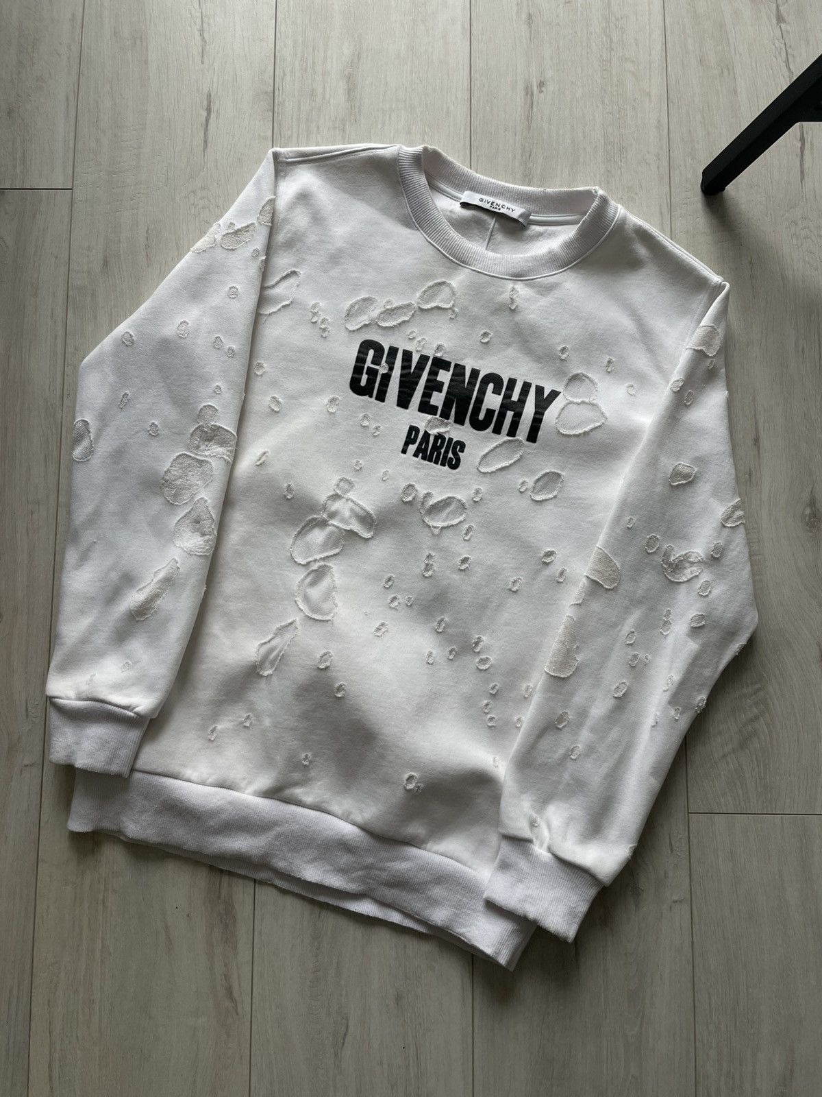Givenchy Givenchy Paris Destroyed White Sweatshirt Size US S / EU 44-46 / 1 - 3 Thumbnail