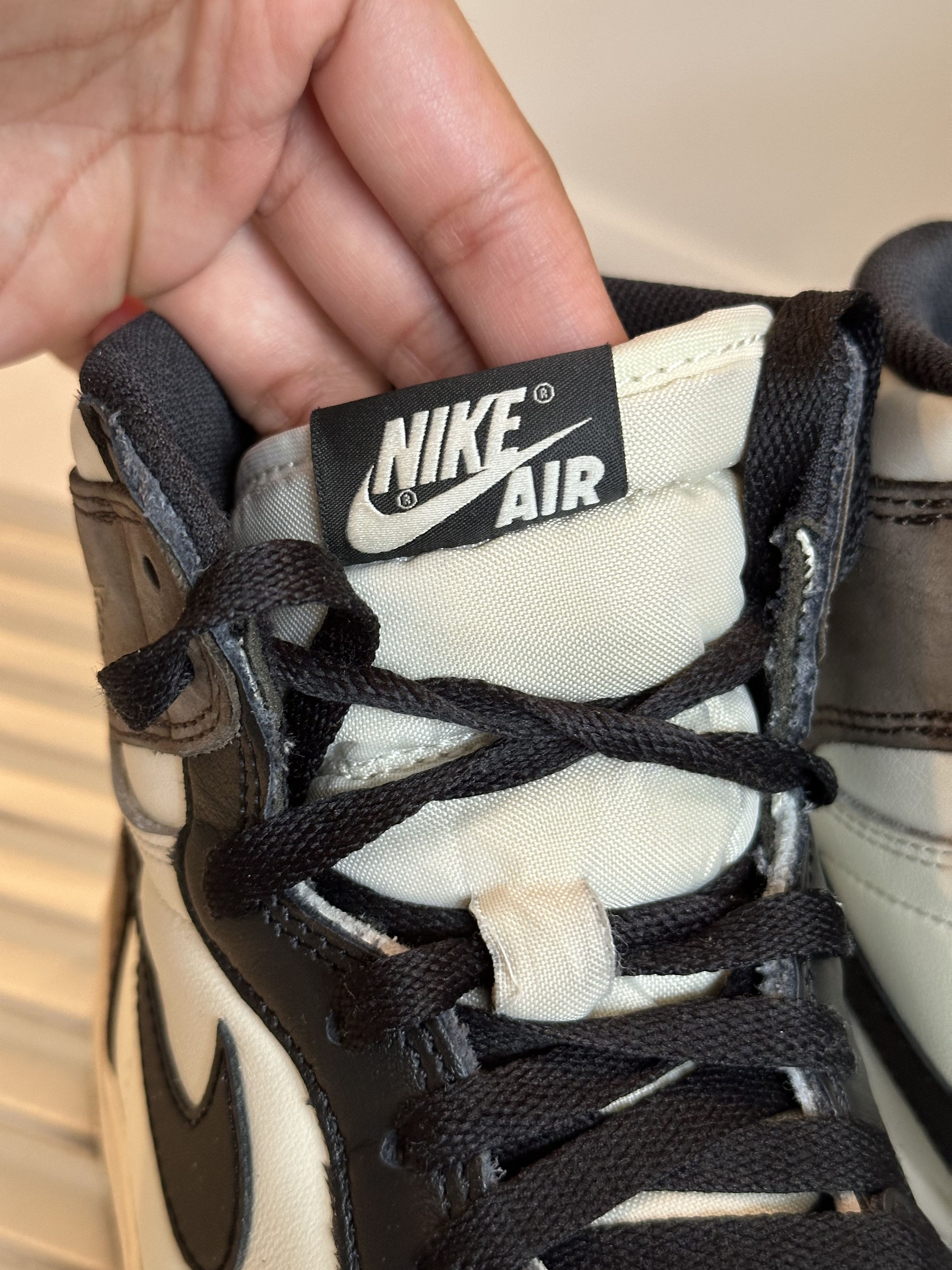 Nike Nike Air Jordan 1 Retro High OG Dark Mocha / Men's US Sz 9 Size US 9 / EU 42 - 11 Thumbnail