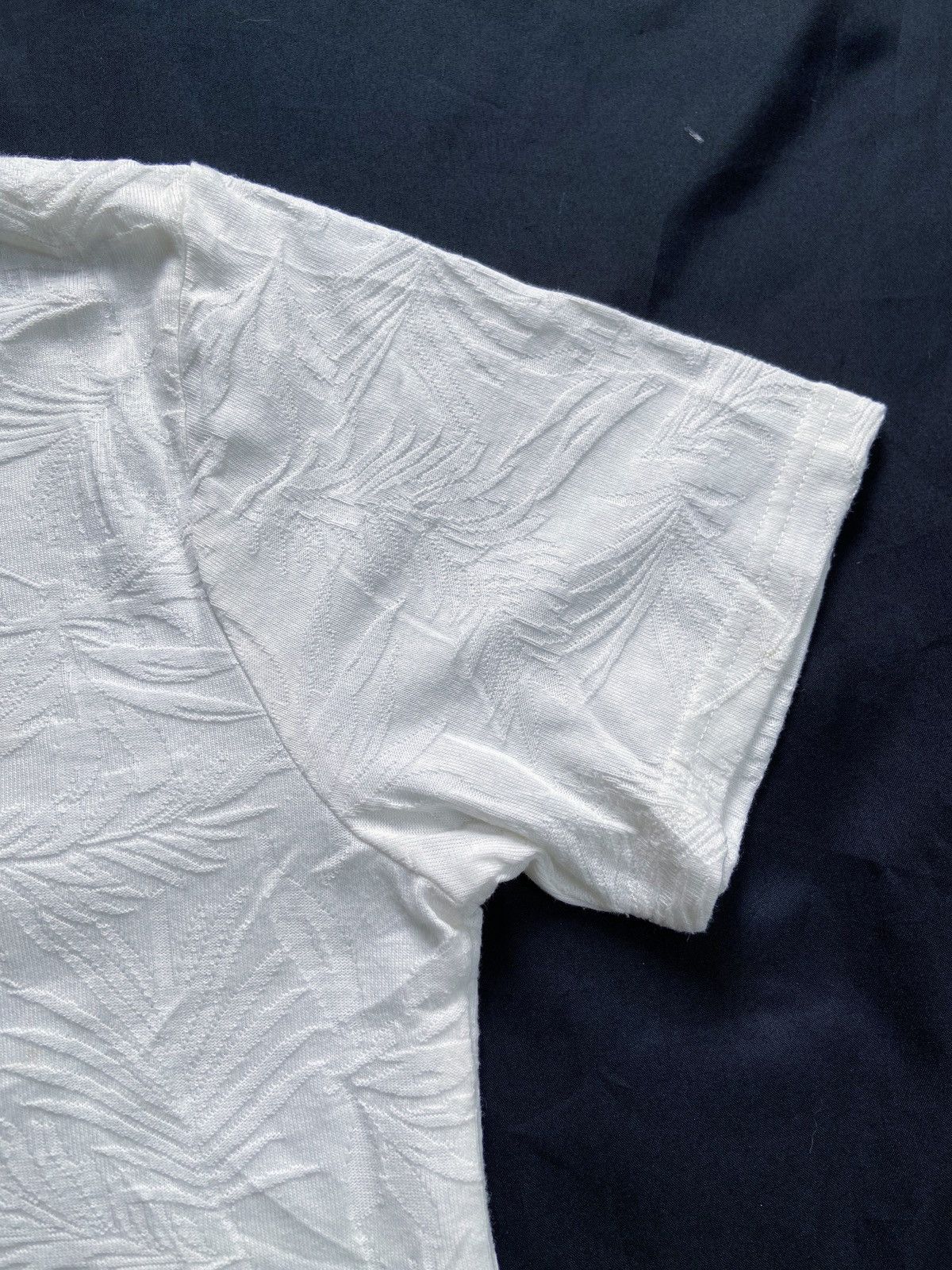 In The Attic IN THE ATTIC LEAF PATTERN TEE Size US L / EU 52-54 / 3 - 4 Thumbnail