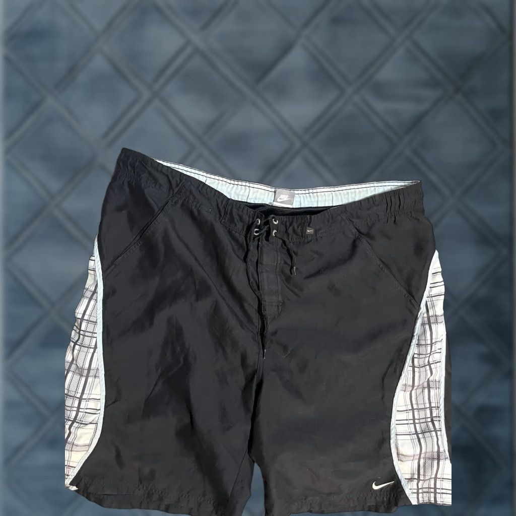 Nike Nike Black Swimming Trunks Shorts Mens XL Shorts Trunks Black Nike Swim Bottoms Adult XL Size US 36 / EU 52 - 1 Thumbnail