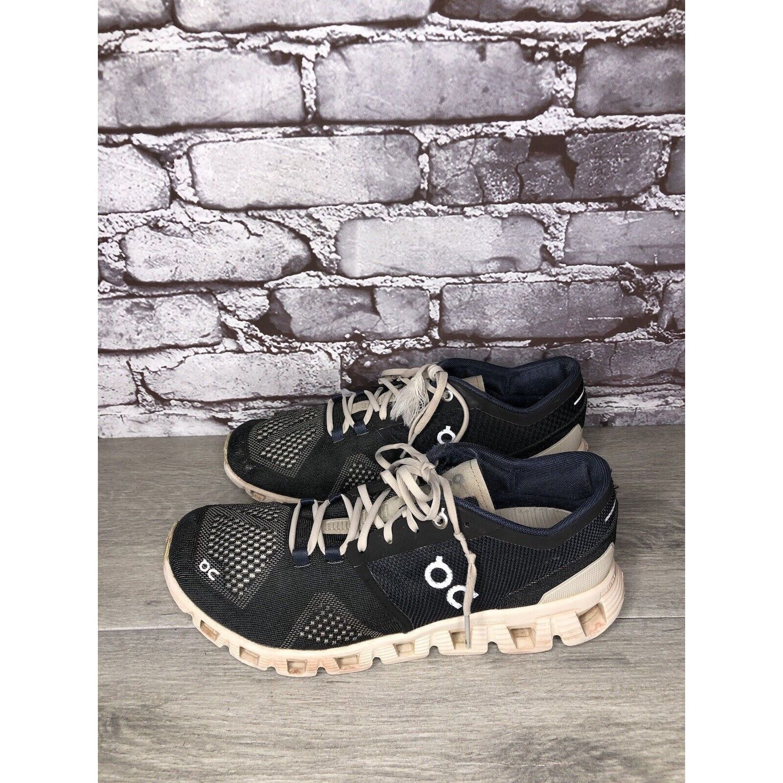 On On Cloud Black White Comfort Gym Lace Up Running Shoes Women Size US 8.5 / IT 38.5 - 16 Thumbnail