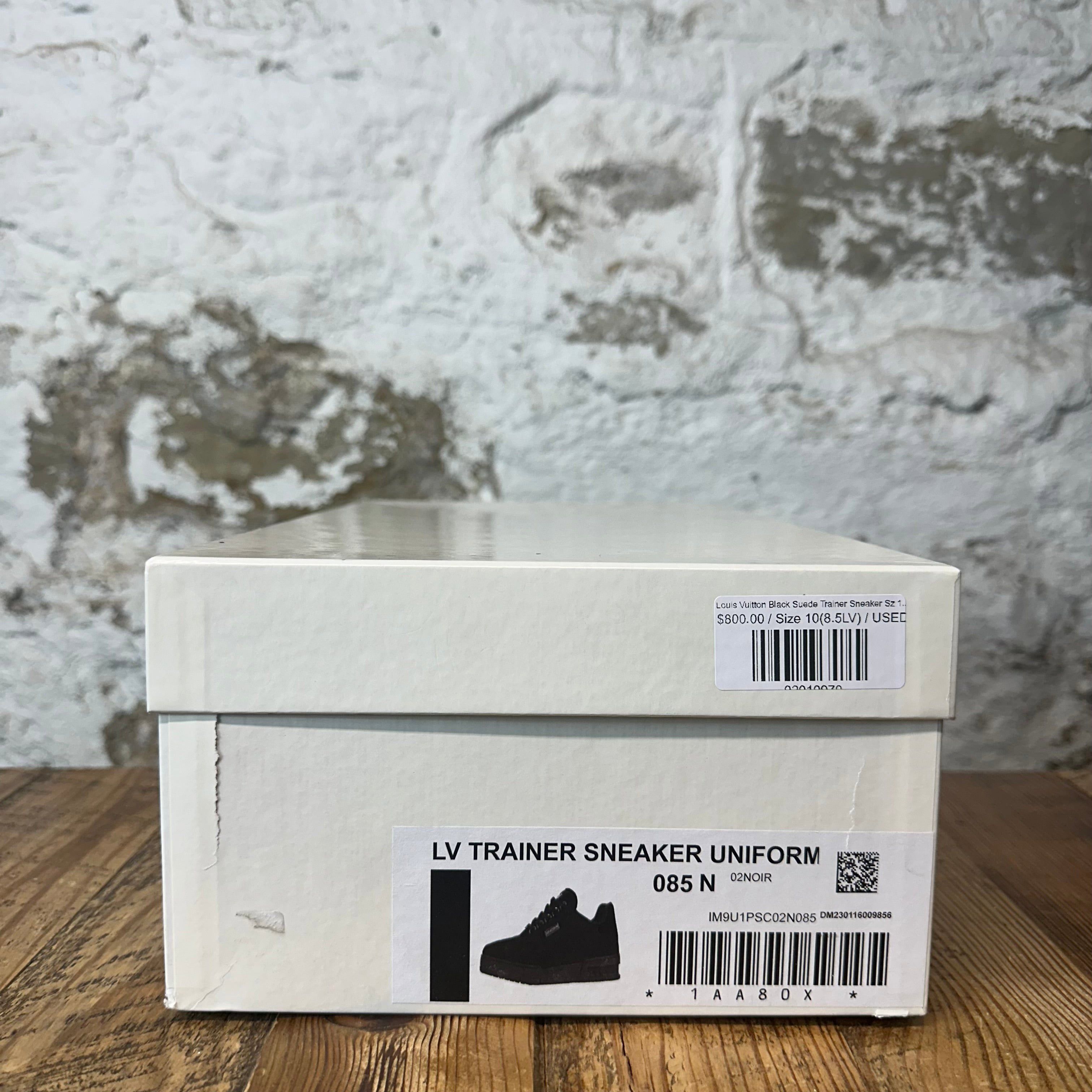 Louis Vuitton Louis Vuitton Black Suede Trainer Sneaker Sz 10 (8.5LV) Size US 10 / EU 43 - 8 Thumbnail