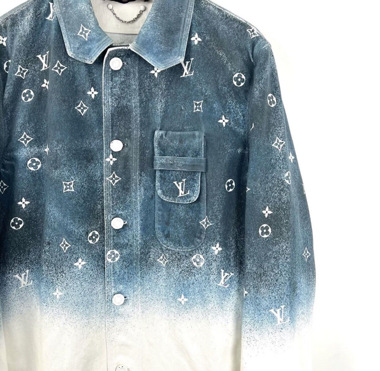 Louis Vuitton Louis Vuitton LV blue and white floral print denim jacket Size US S / EU 44-46 / 1 - 5 Thumbnail