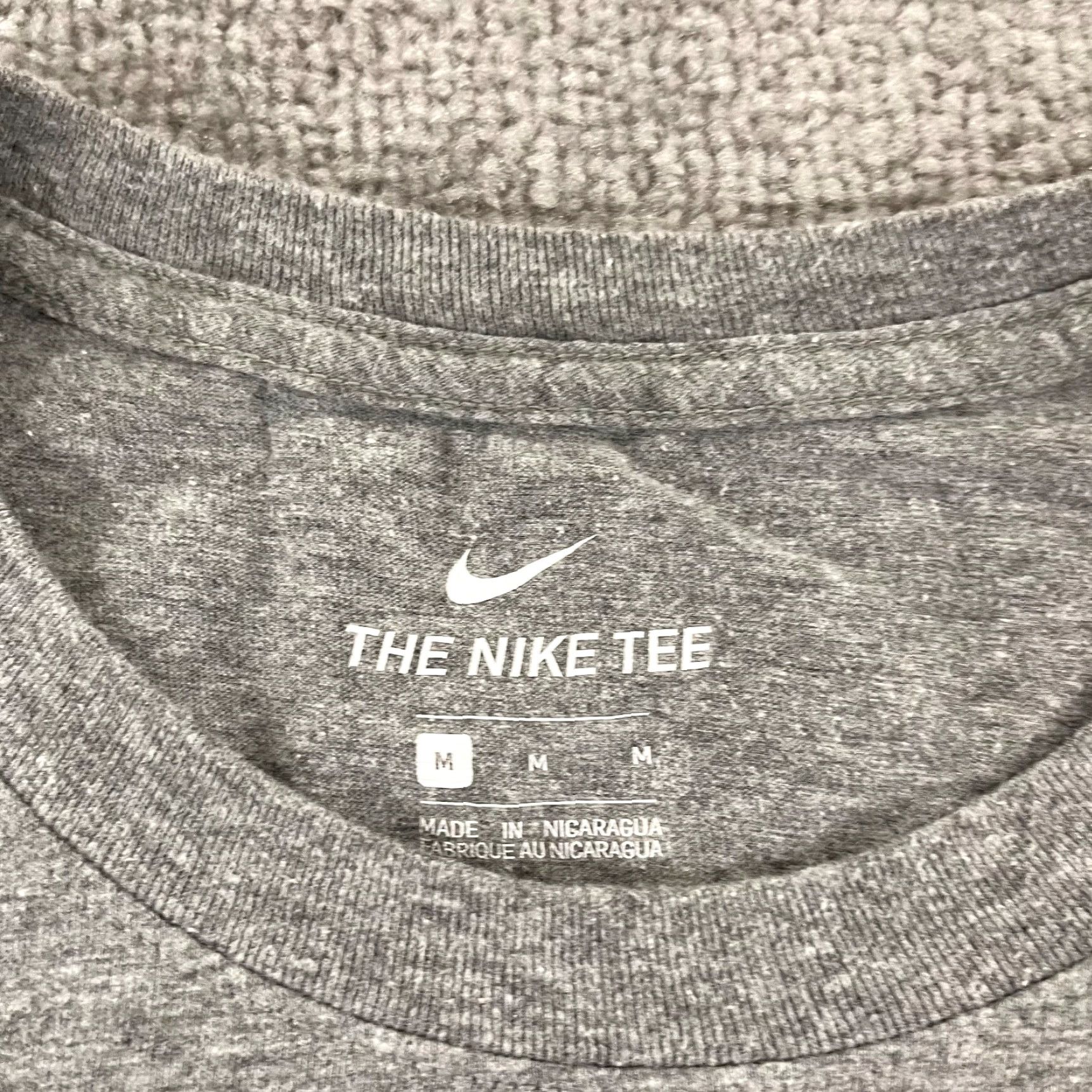 Nike NIKE Shirt Men Medium Gray Graphic WORLDWIDE Globe Swoosh Check Tee Short Sleeve Mens Shirt Gray Nike WorldWide Logo Graphic Tee Size US M / EU 48-50 / 2 - 3 Thumbnail