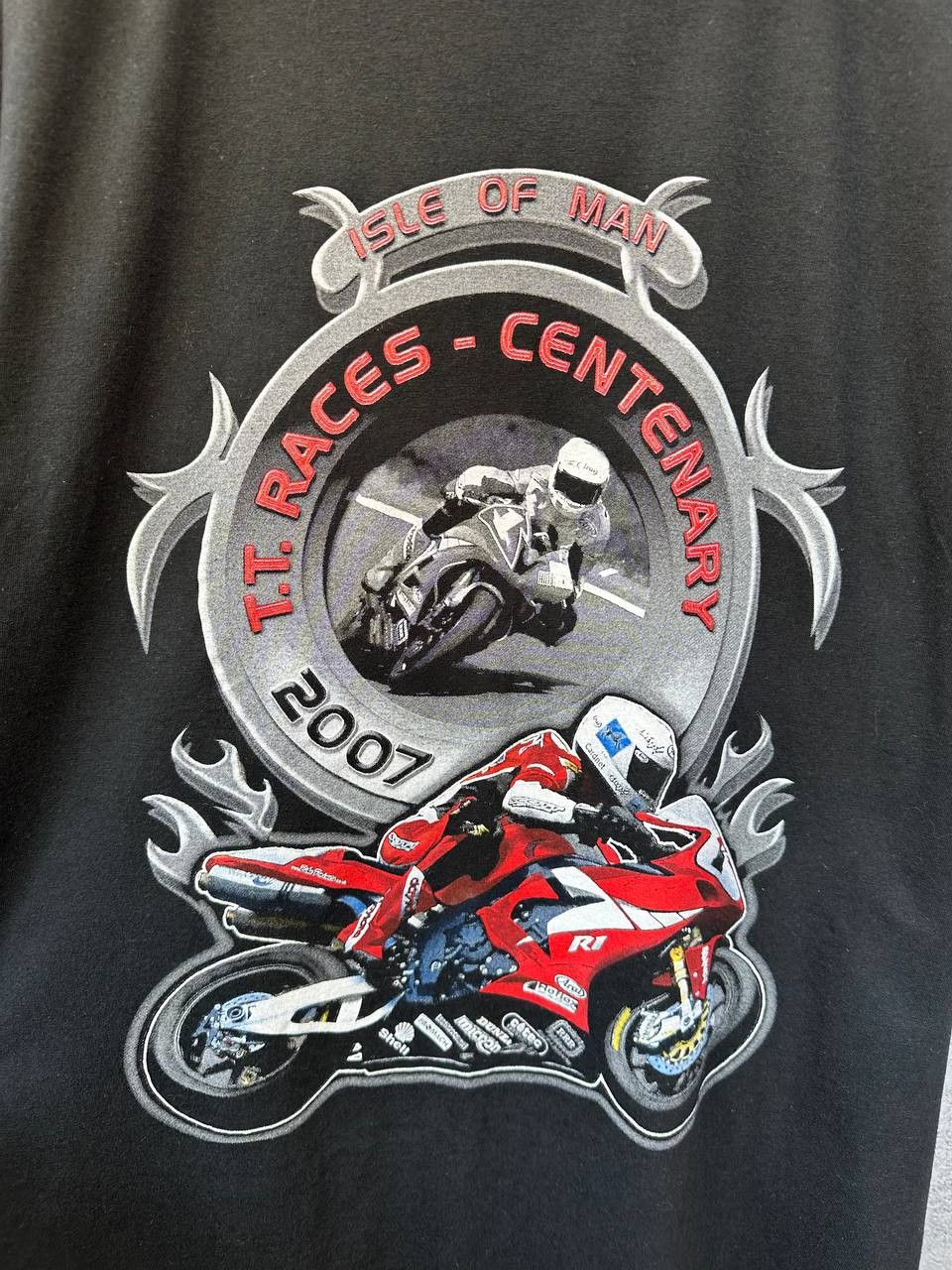 Vintage ISLE OF MAN TT 2007 "Centenary" Yamaha R1 Crew Neck T-Shirt Size US XXL / EU 58 / 5 - 7 Thumbnail