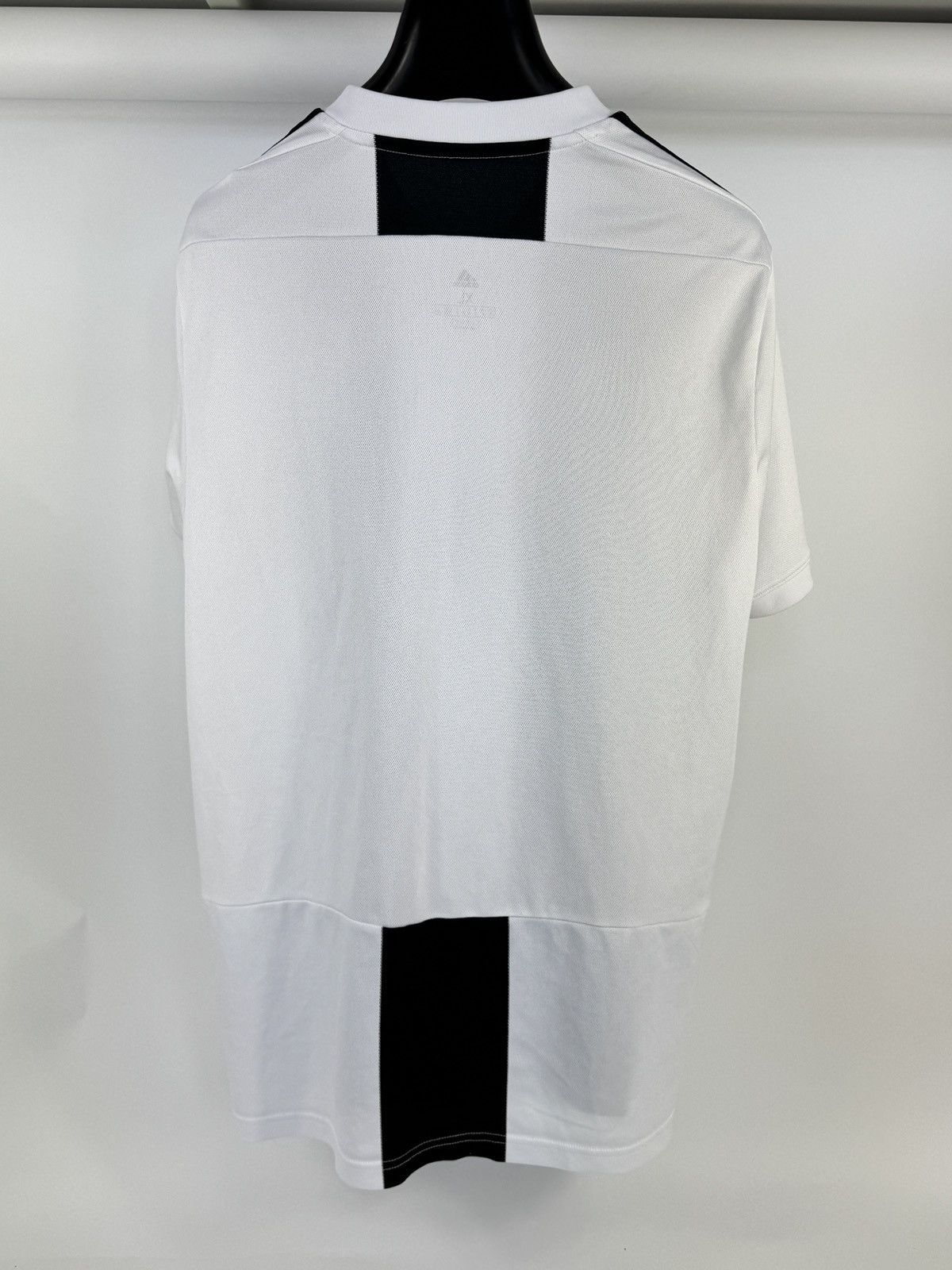 Adidas JUVENTUS FOOTBALL T-SHIRT Size US XL / EU 56 / 4 - 2 Thumbnail