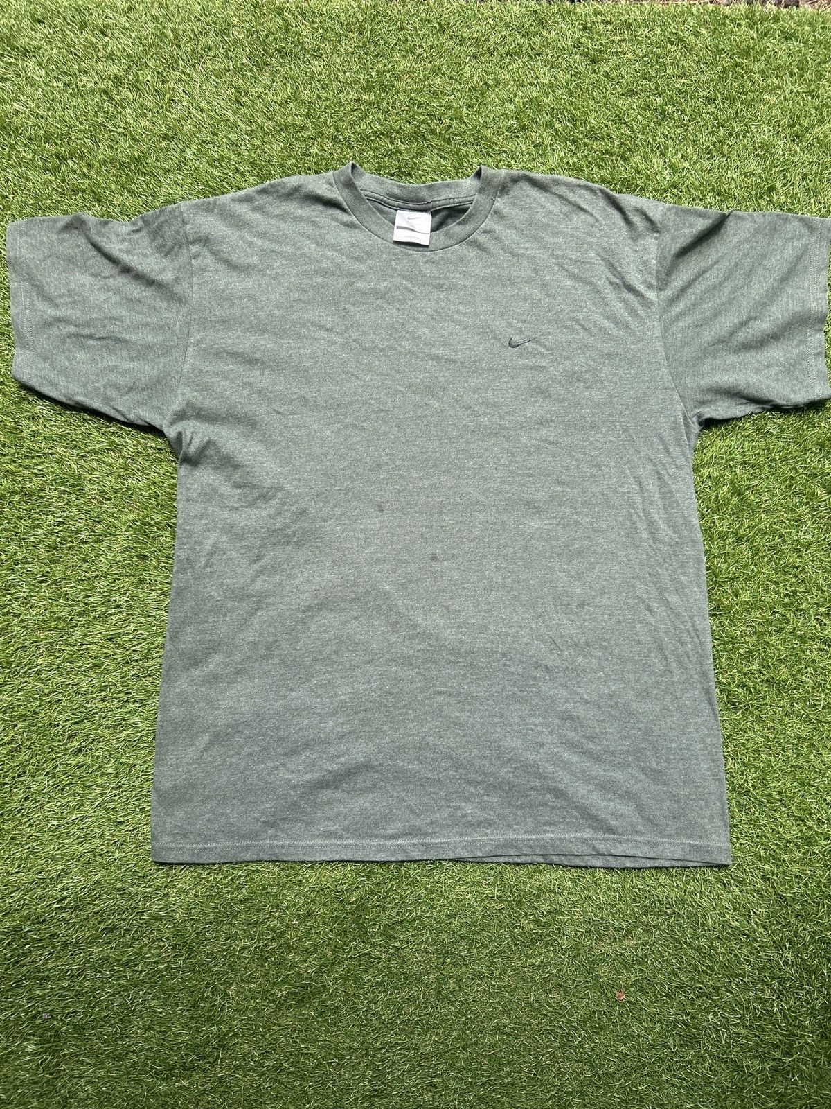 Nike Vintage Y2K Nike Swoosh T-Shirt Size US L / EU 52-54 / 3 - 2 Thumbnail