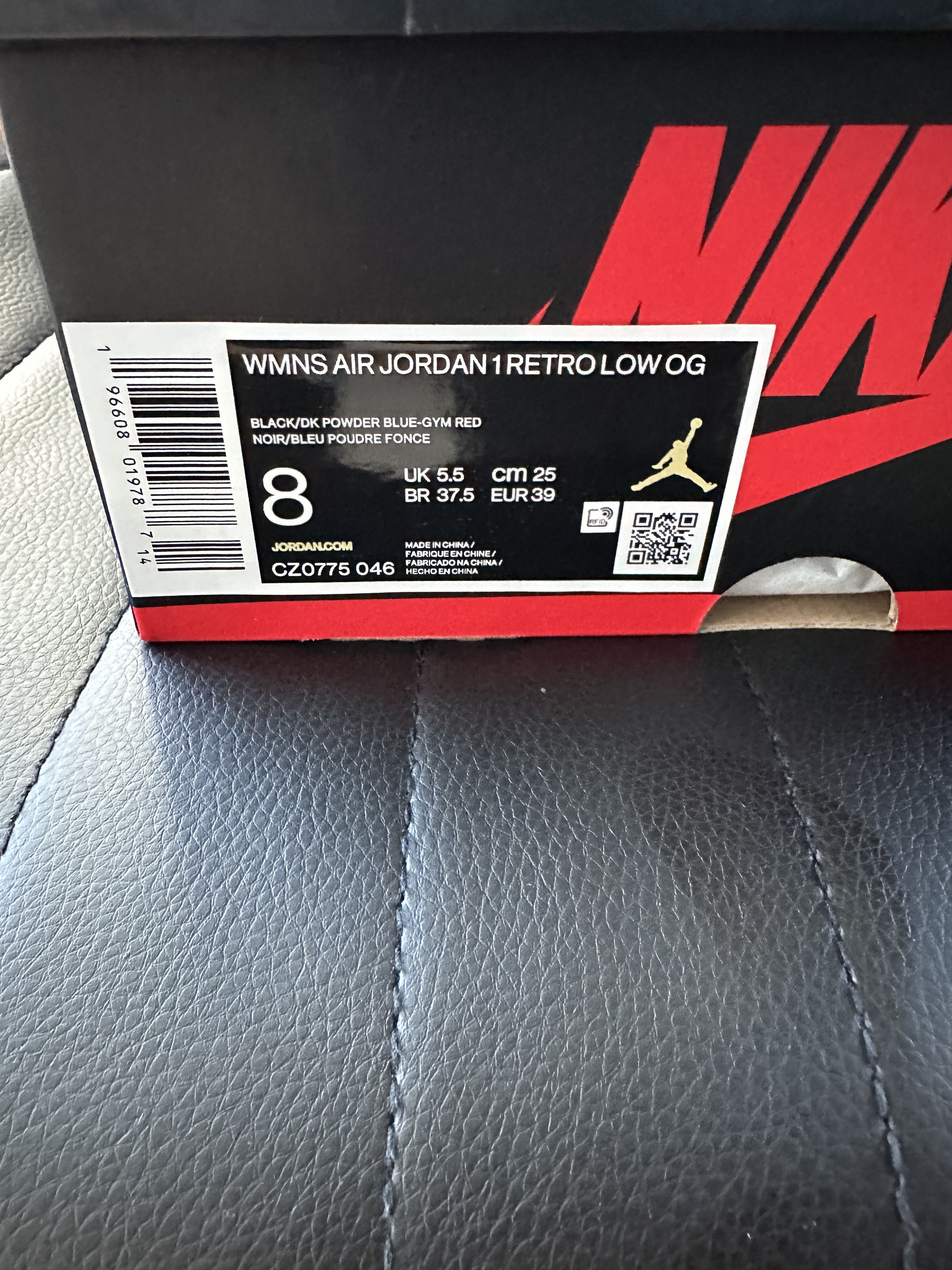 Jordan Brand × Nike WMNS JORDAN 1 RETRO LOW OG "NC TO CHI" Size US 8 / IT 38 - 11 Thumbnail