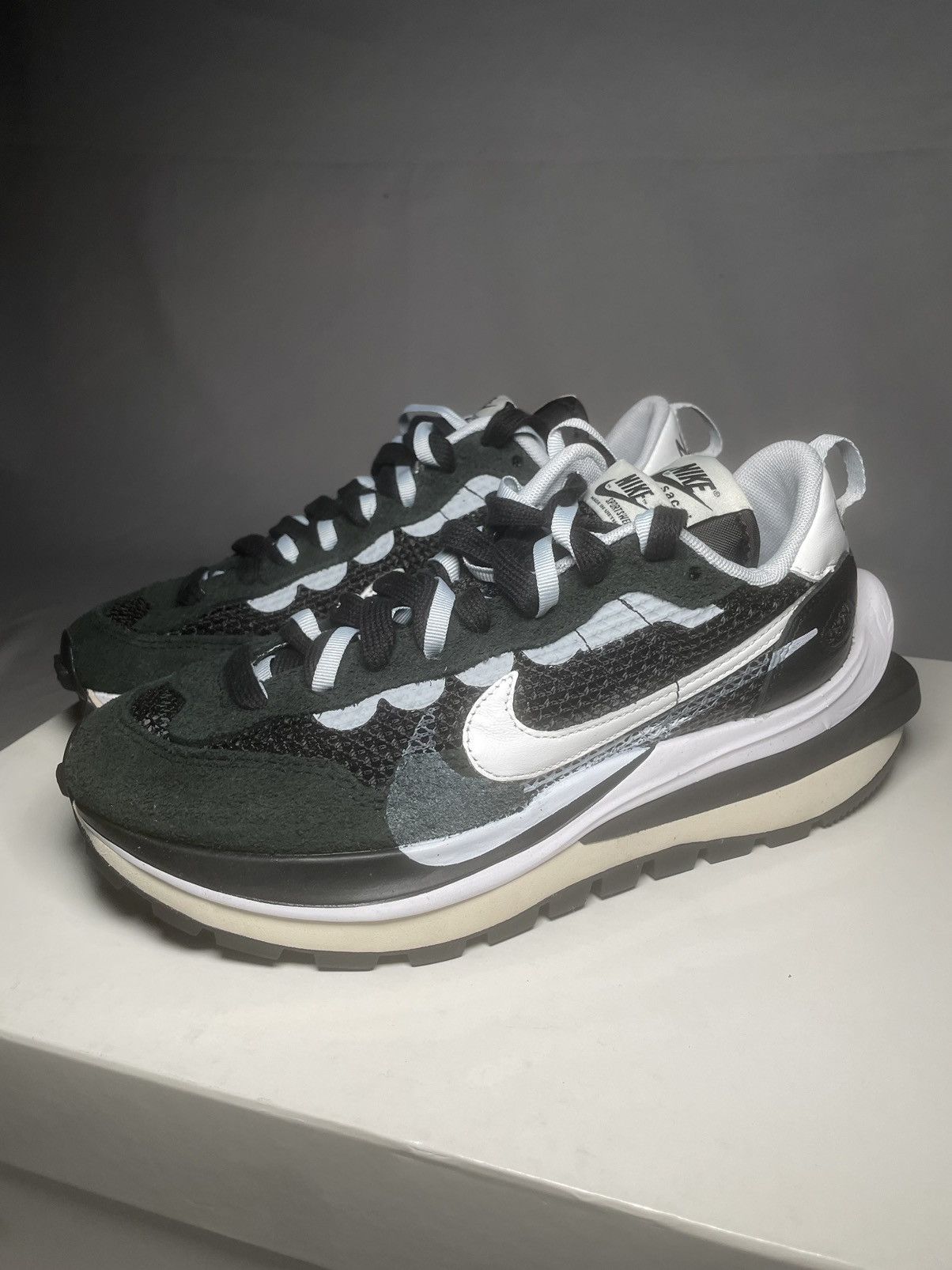 Nike Nike x Sacai Vaporwaffle Black White Size US 6 / EU 39 - 1 Thumbnail